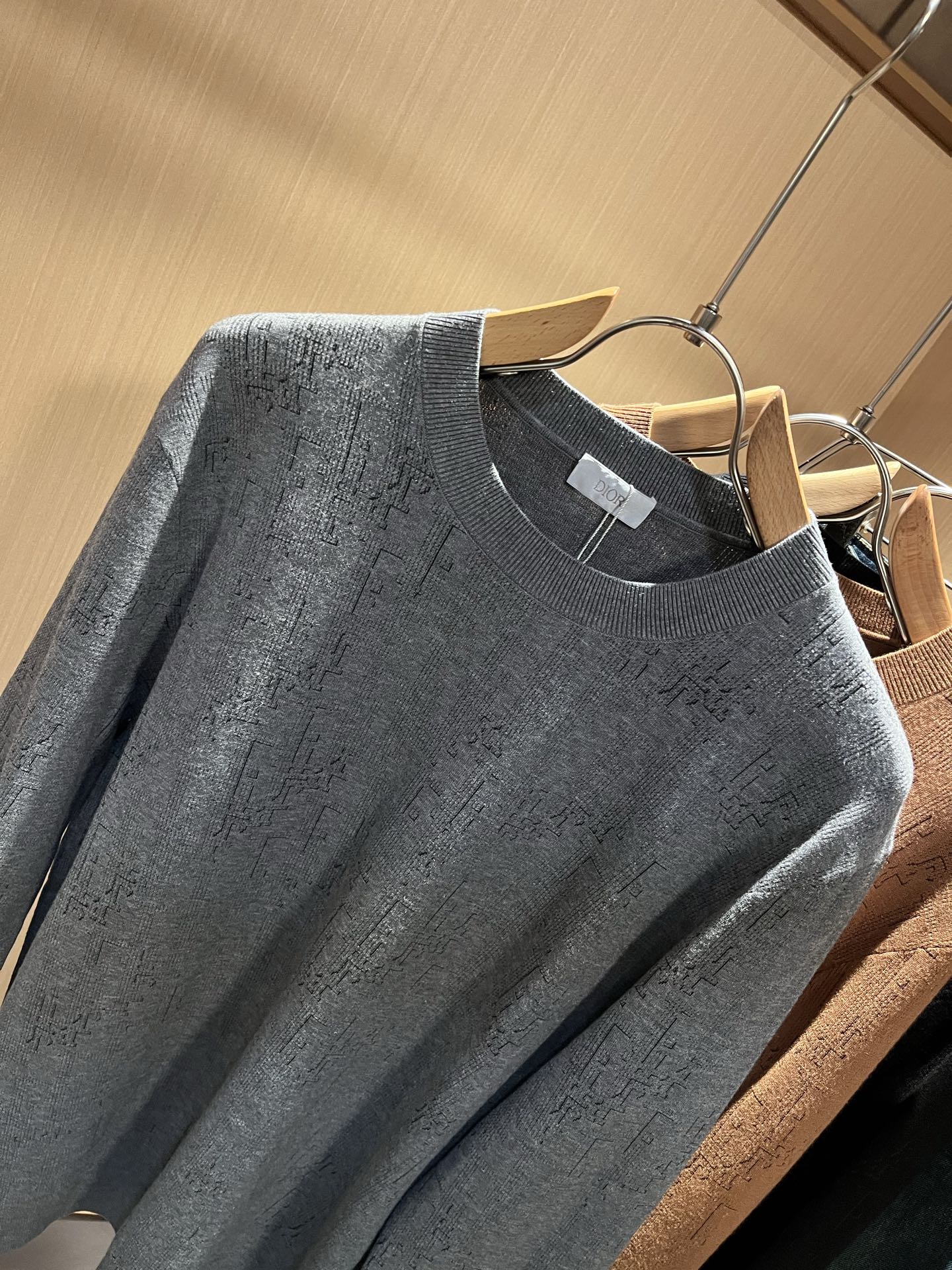 Dior*迪家 2025秋冬新款男女同款👫针织羊毛衫，专柜同步发售！定制专属羊毛🐑面料，从容百搭，档次极