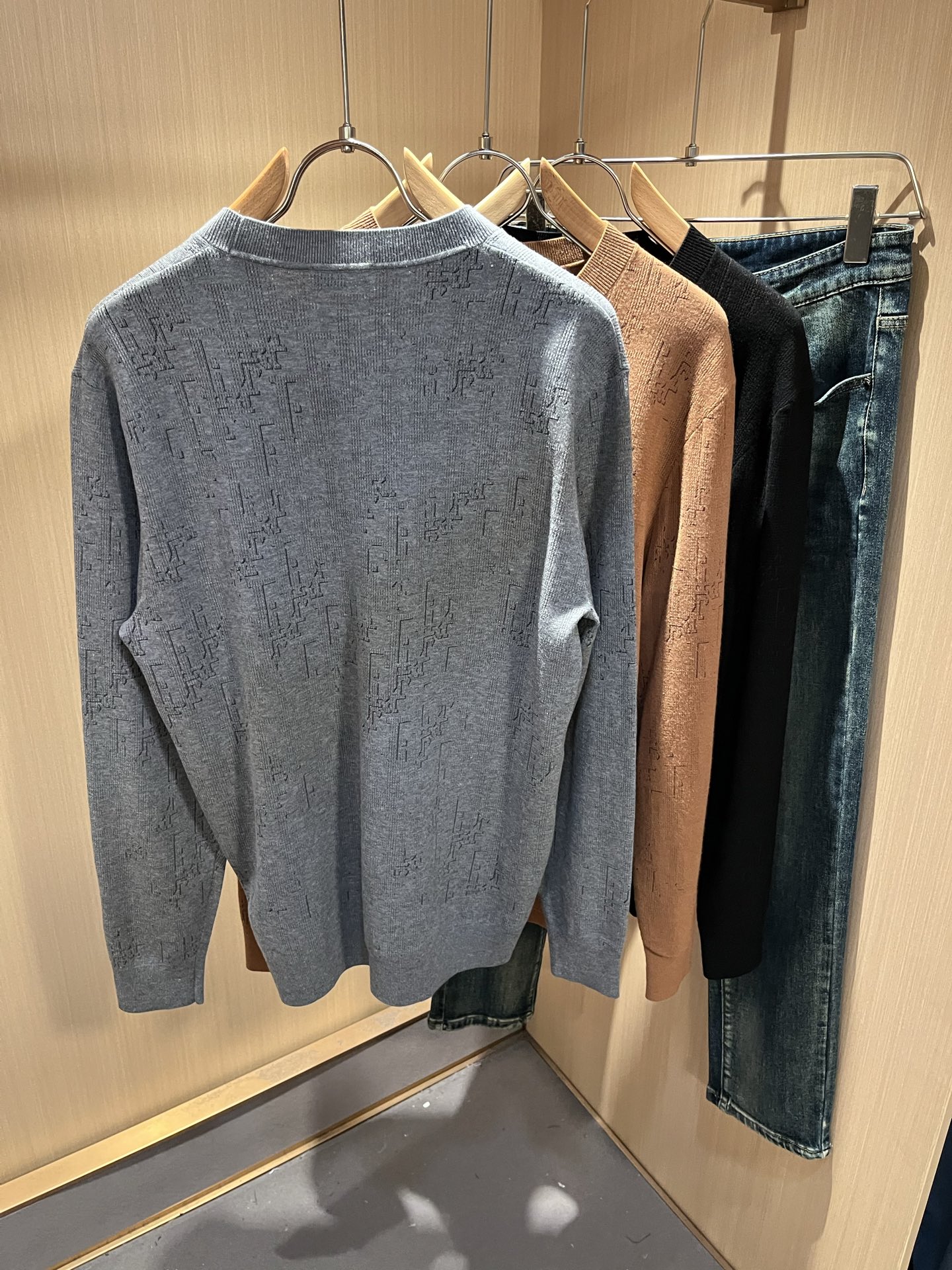 Dior*迪家 2025秋冬新款男女同款👫针织羊毛衫，专柜同步发售！定制专属羊毛🐑面料，从容百搭，档次极