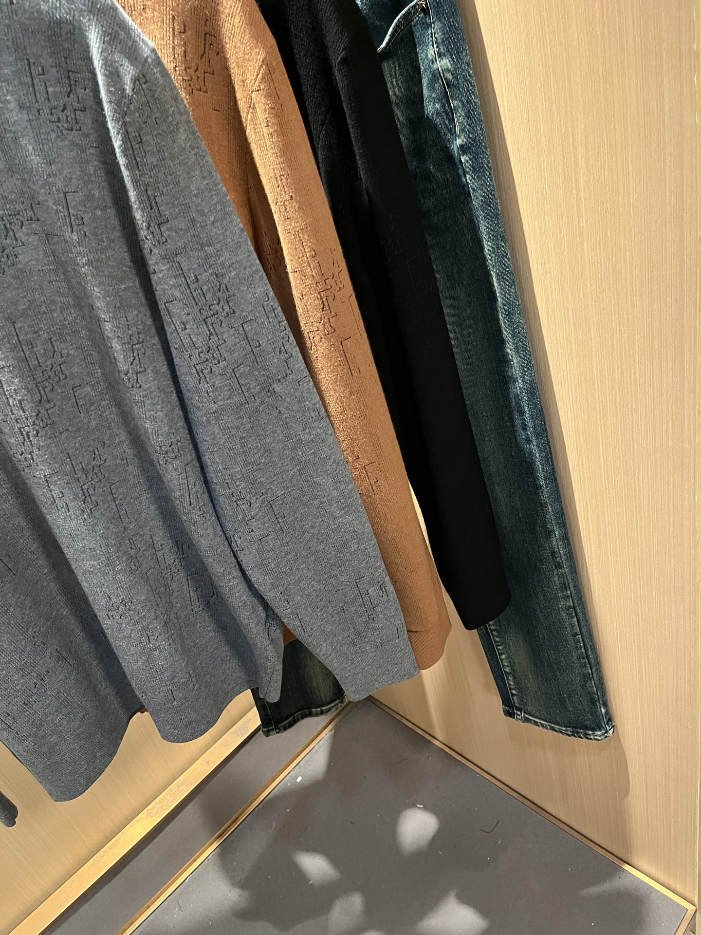 Dior*迪家 2025秋冬新款男女同款👫针织羊毛衫，专柜同步发售！定制专属羊毛🐑面料，从容百搭，档次极