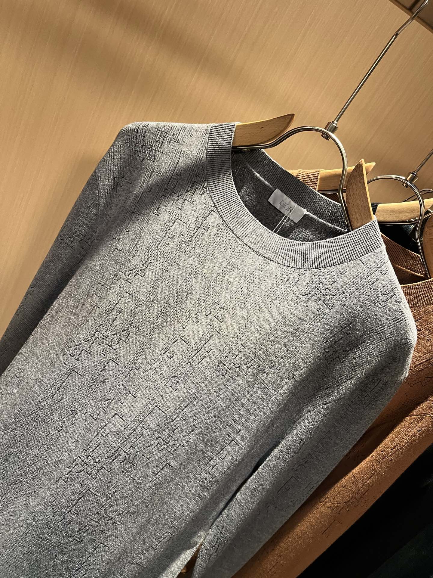 Dior*迪家 2025秋冬新款男女同款👫针织羊毛衫，专柜同步发售！定制专属羊毛🐑面料，从容百搭，档次极