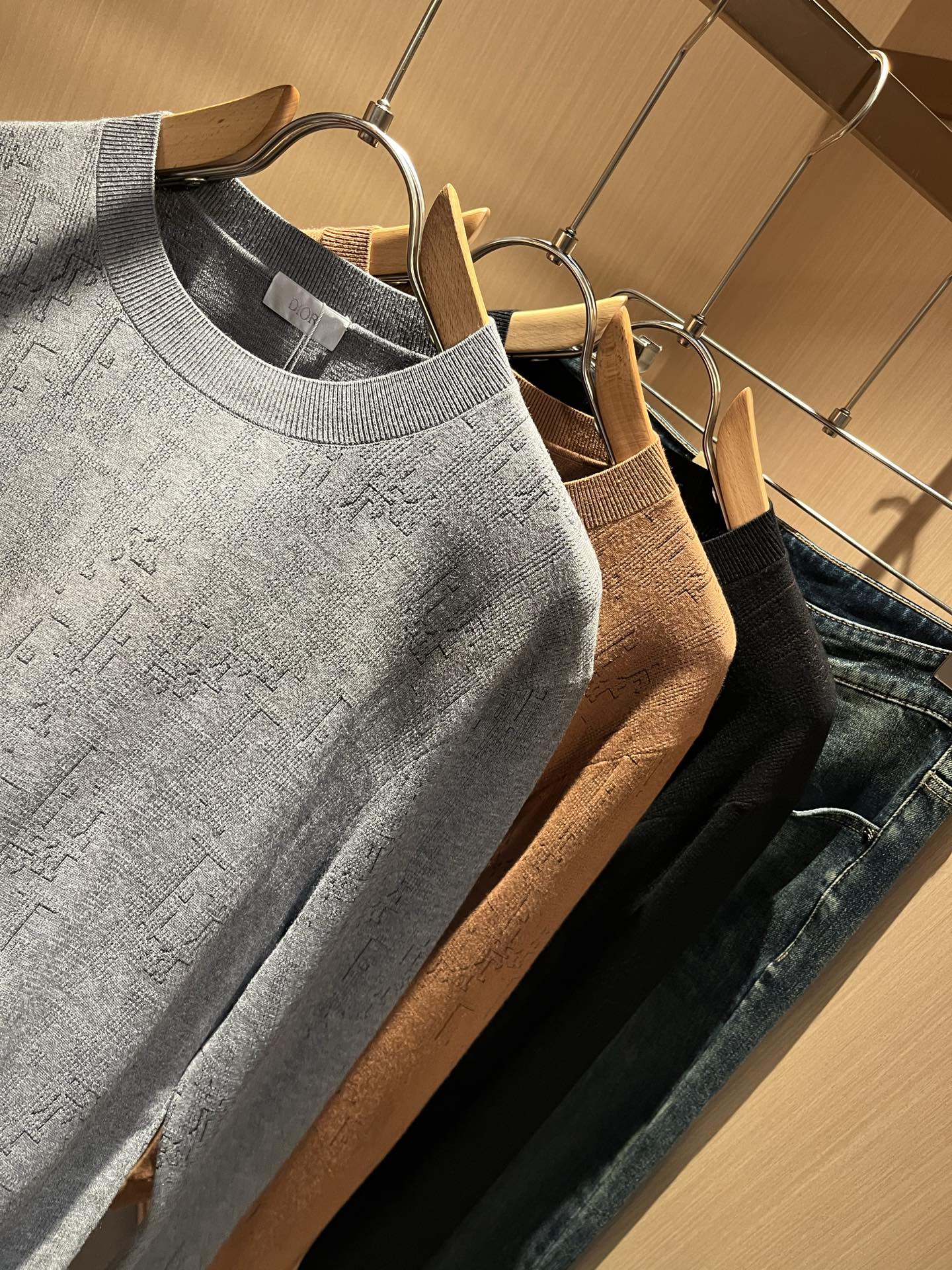 Dior*迪家 2025秋冬新款男女同款👫针织羊毛衫，专柜同步发售！定制专属羊毛🐑面料，从容百搭，档次极