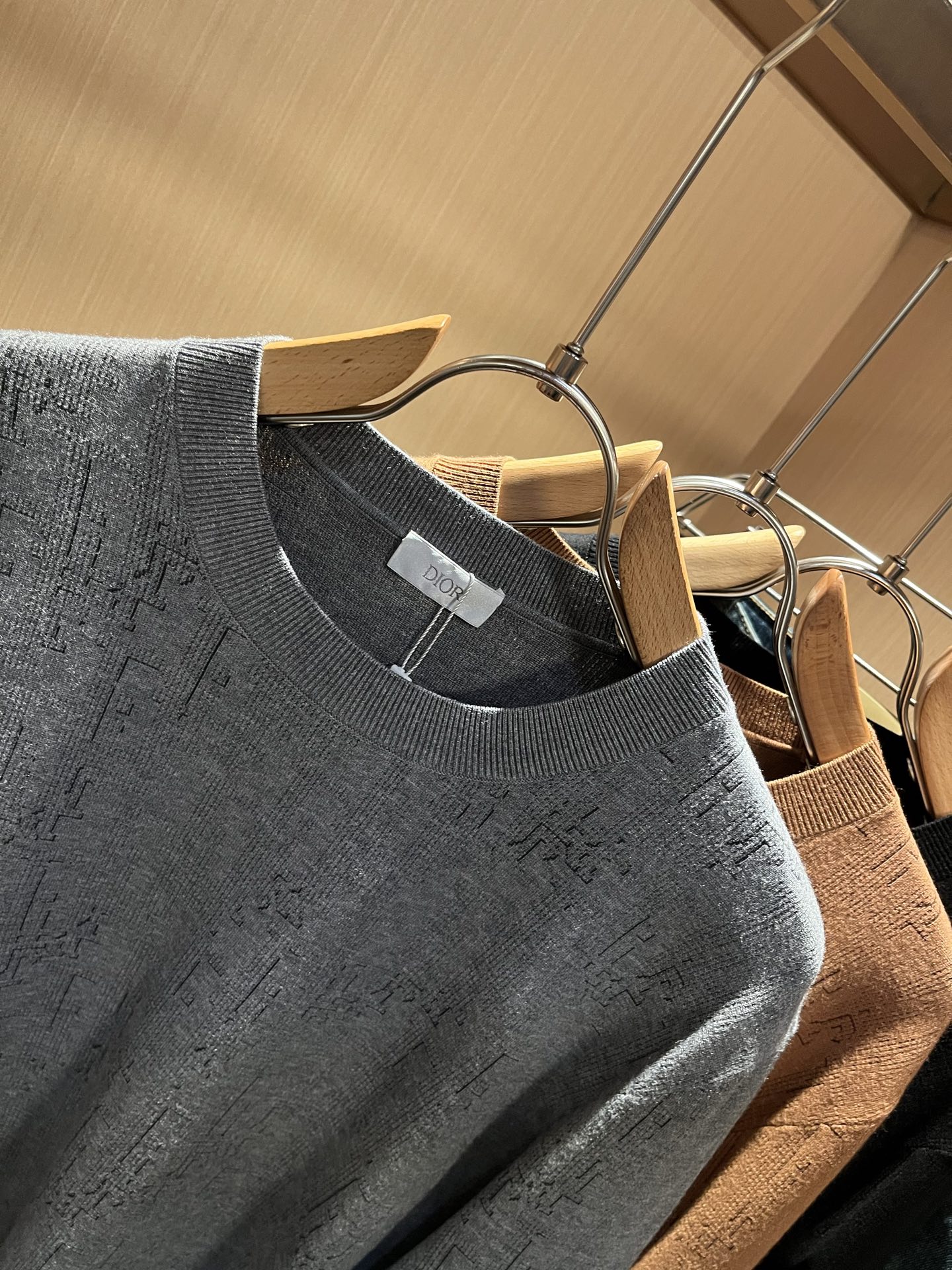 Dior*迪家 2025秋冬新款男女同款👫针织羊毛衫，专柜同步发售！定制专属羊毛🐑面料，从容百搭，档次极