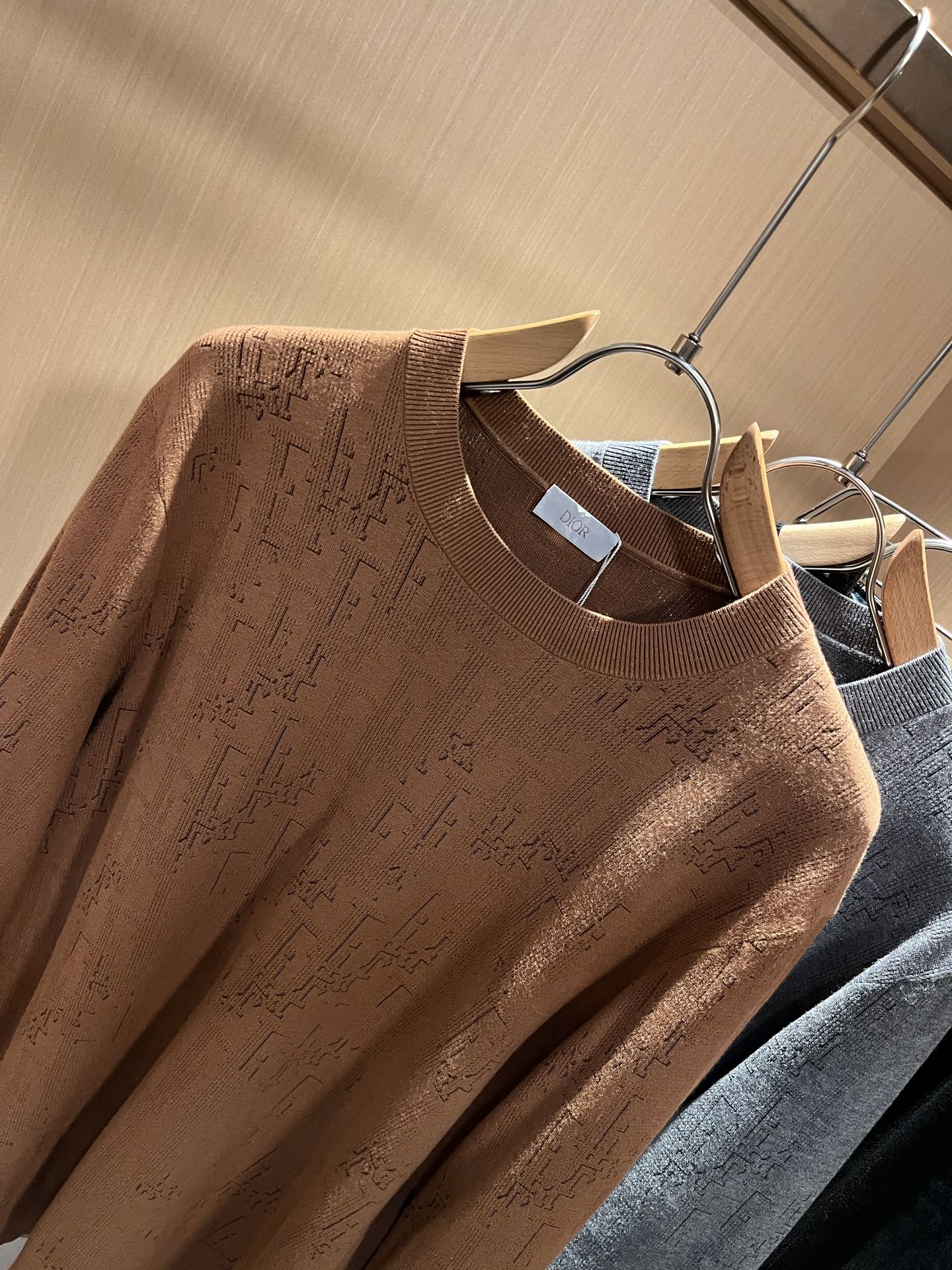 Dior*迪家 2025秋冬新款男女同款👫针织羊毛衫，专柜同步发售！定制专属羊毛🐑面料，从容百搭，档次极