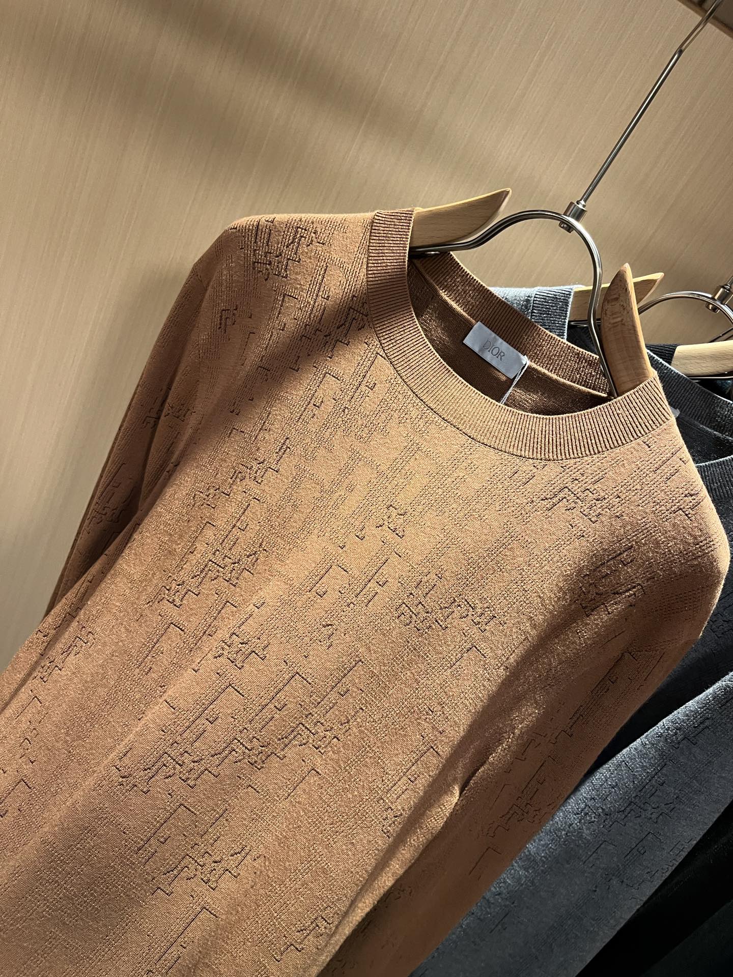 Dior*迪家 2025秋冬新款男女同款👫针织羊毛衫，专柜同步发售！定制专属羊毛🐑面料，从容百搭，档次极