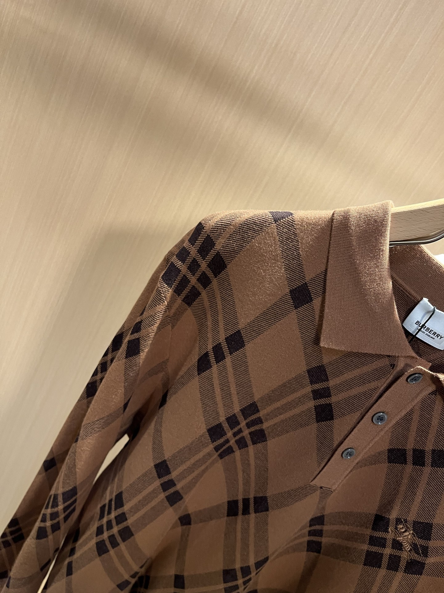 Bur*erry 巴*莉 2025秋冬新款男士针织羊毛衫，品牌最新设计元素！既不单调也不复杂,恰到好处的