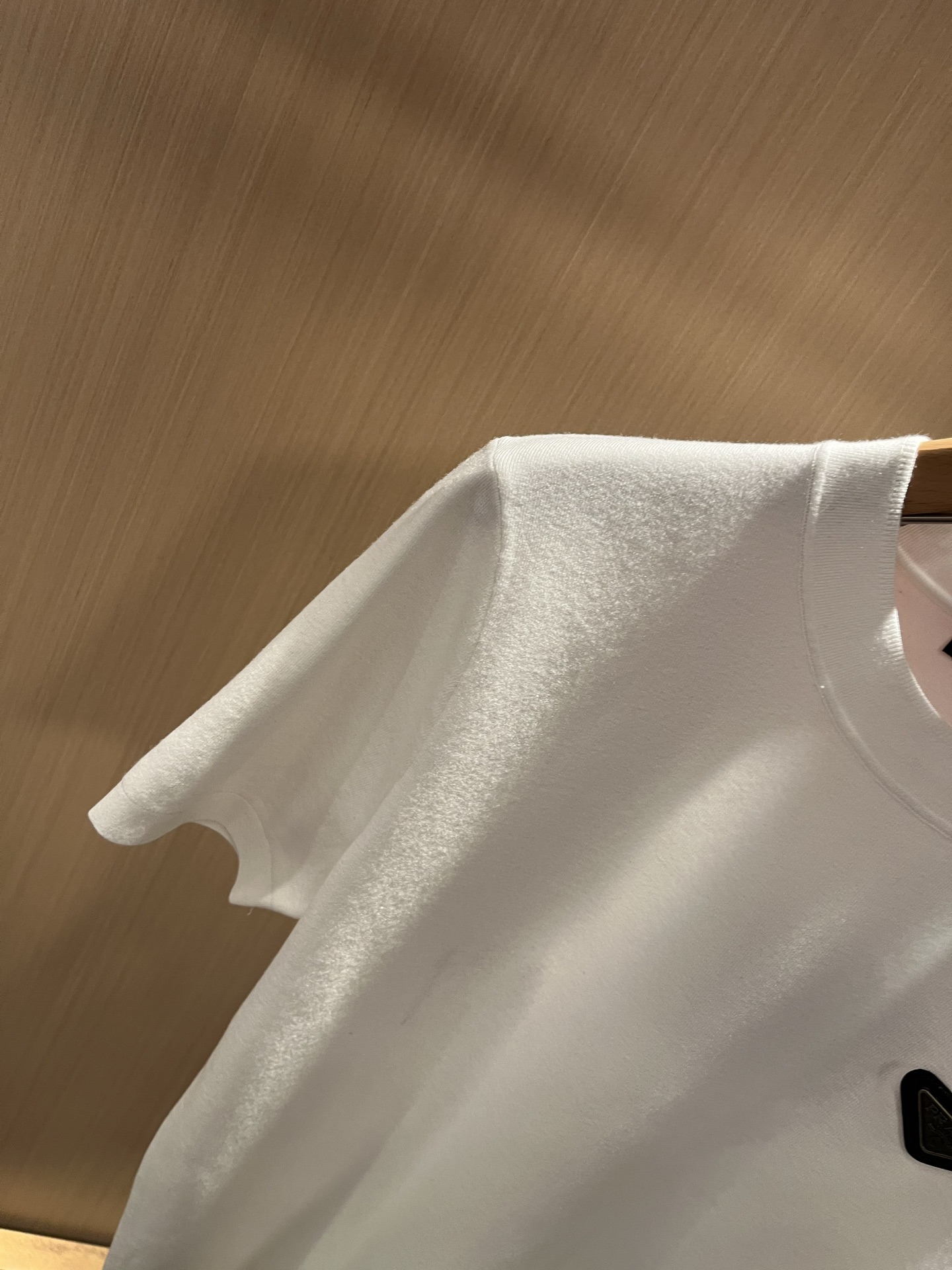 PRAD*A普*达2025秋冬新款男士短袖针织短袖T恤，最新款全网独家首上！！~既经典有时尚百搭，谁不爱