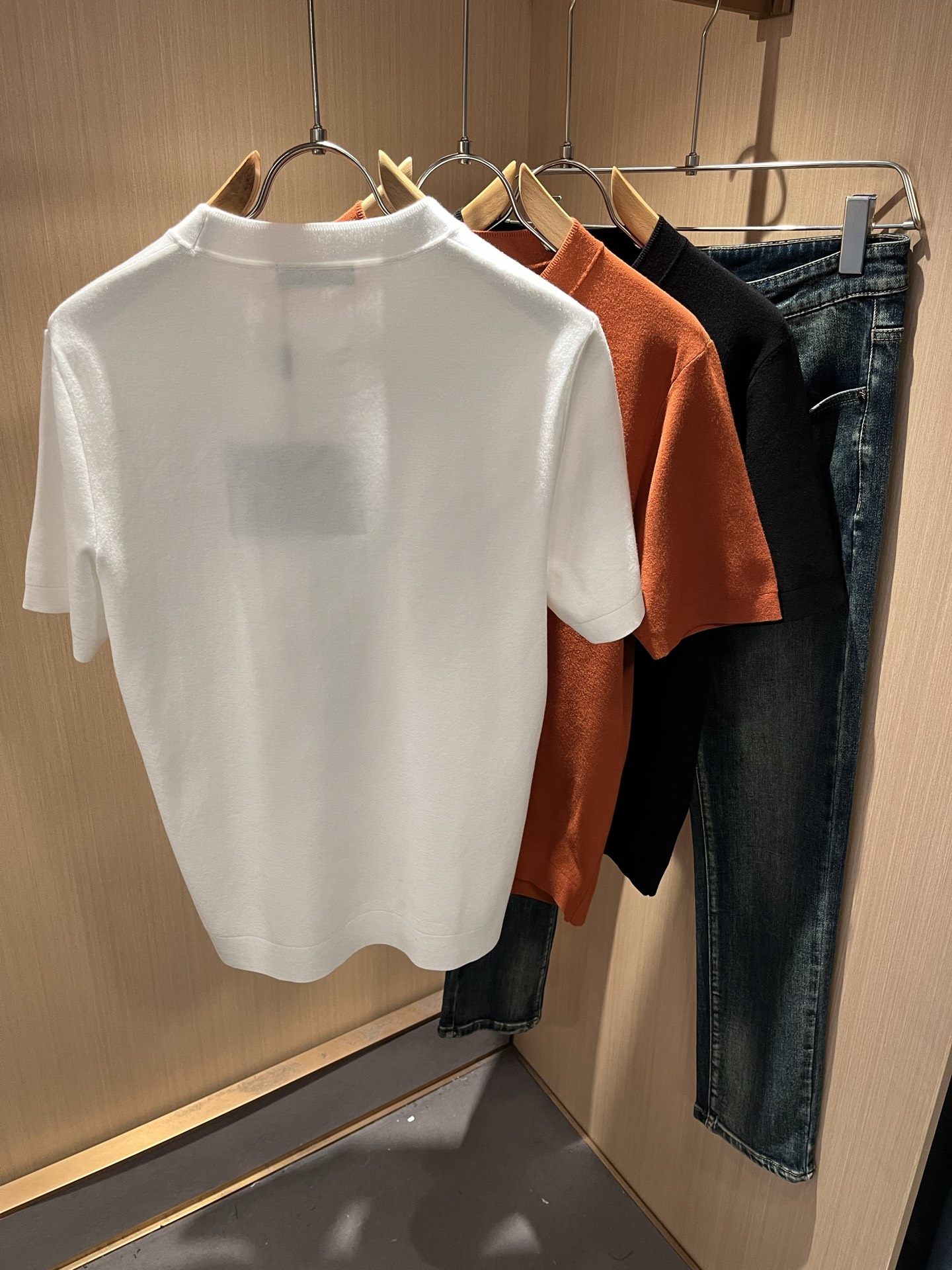 PRAD*A普*达2025秋冬新款男士短袖针织短袖T恤，最新款全网独家首上！！~既经典有时尚百搭，谁不爱