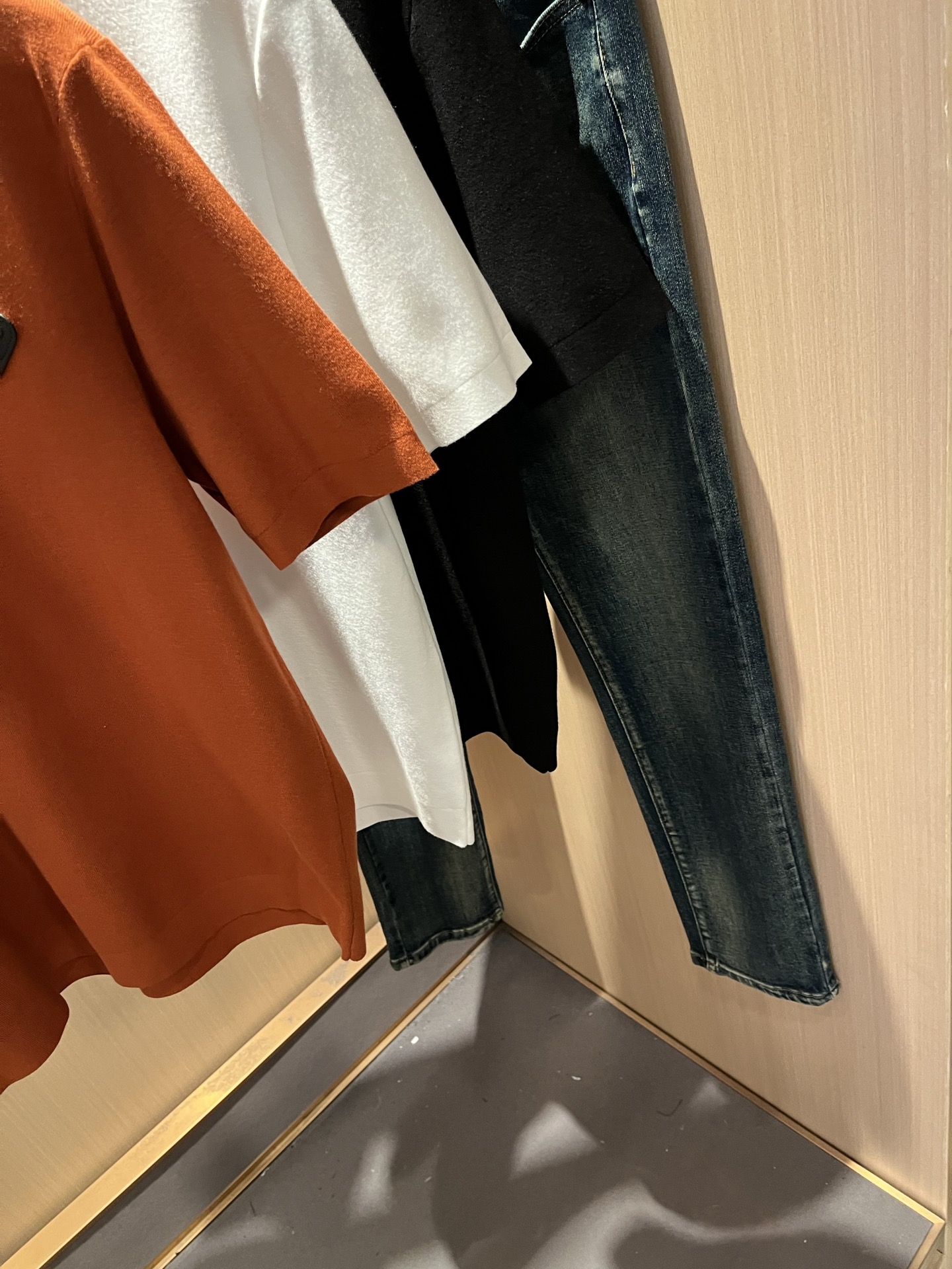 PRAD*A普*达2025秋冬新款男士短袖针织短袖T恤，最新款全网独家首上！！~既经典有时尚百搭，谁不爱