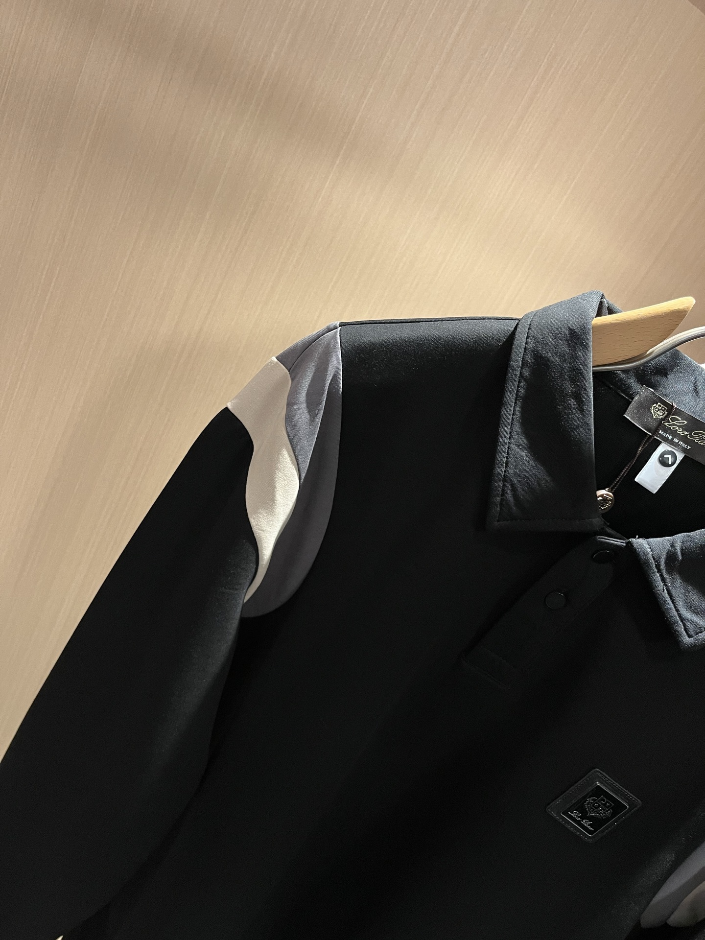 Loro Piana诺悠翩雅 2025秋冬新品男士卫衣，外贸公司订单！胸前logo图案徽章设计！客供婴儿