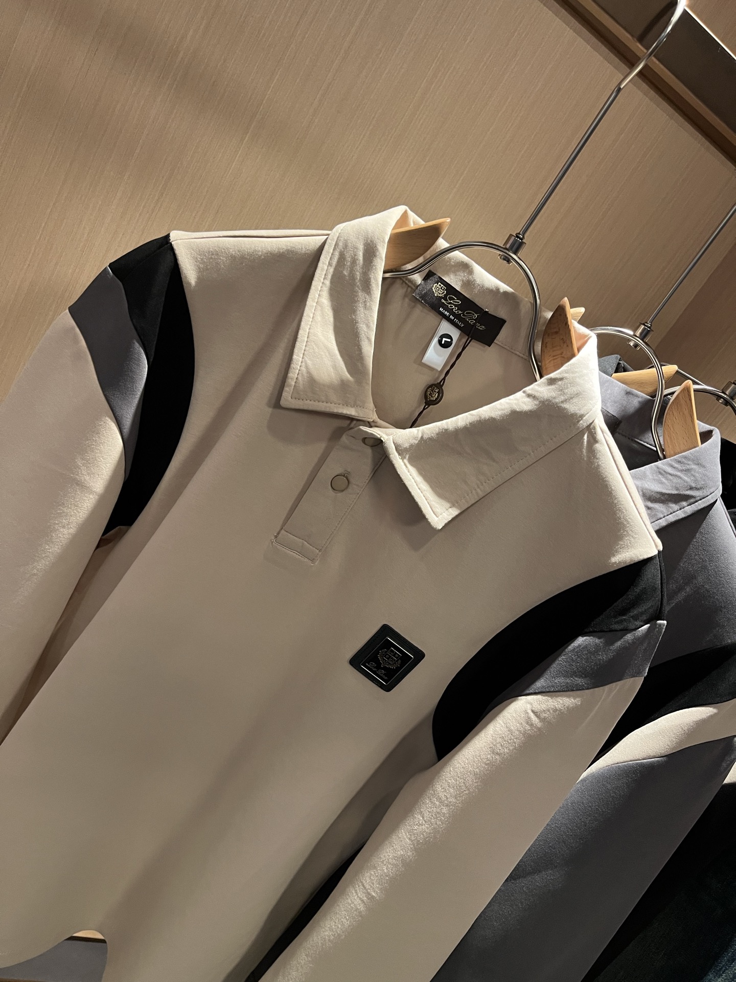 Loro Piana诺悠翩雅 2025秋冬新品男士卫衣，外贸公司订单！胸前logo图案徽章设计！客供婴儿