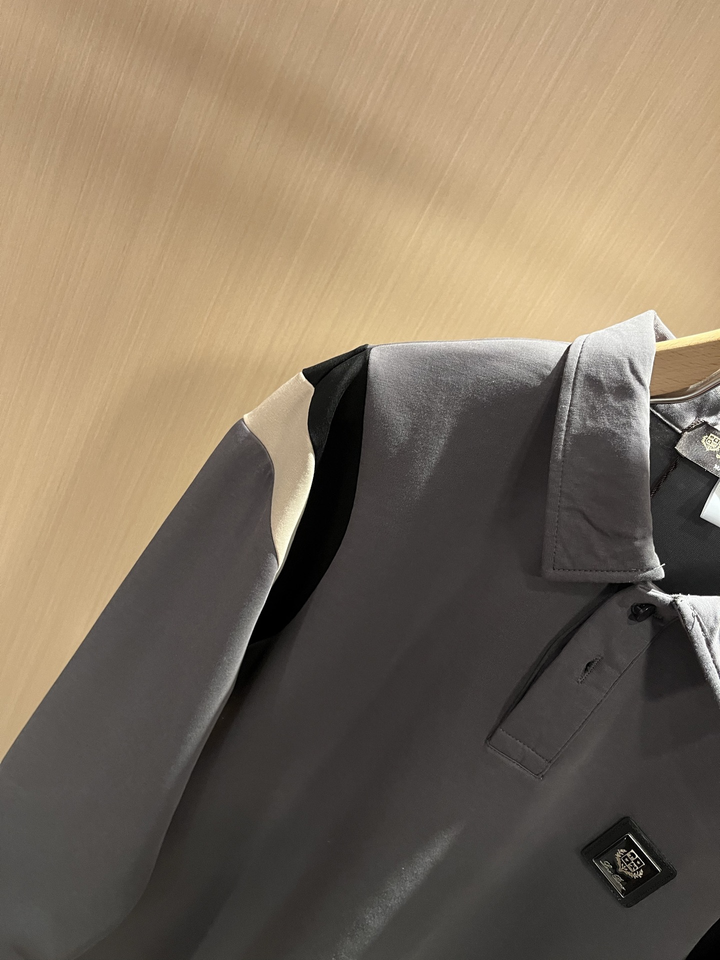 Loro Piana诺悠翩雅 2025秋冬新品男士卫衣，外贸公司订单！胸前logo图案徽章设计！客供婴儿