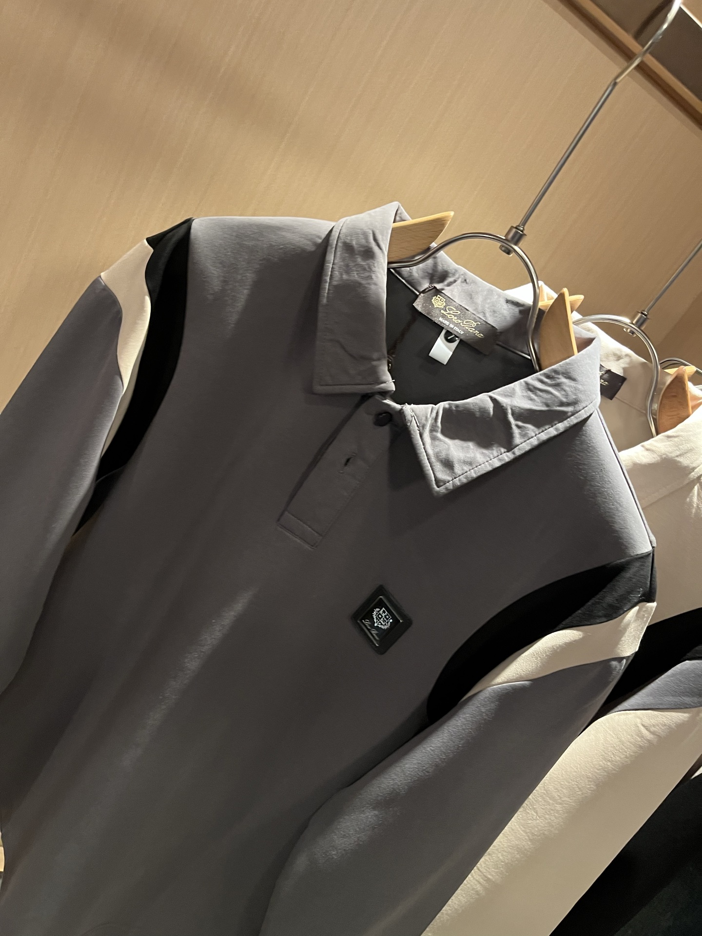 Loro Piana诺悠翩雅 2025秋冬新品男士卫衣，外贸公司订单！胸前logo图案徽章设计！客供婴儿