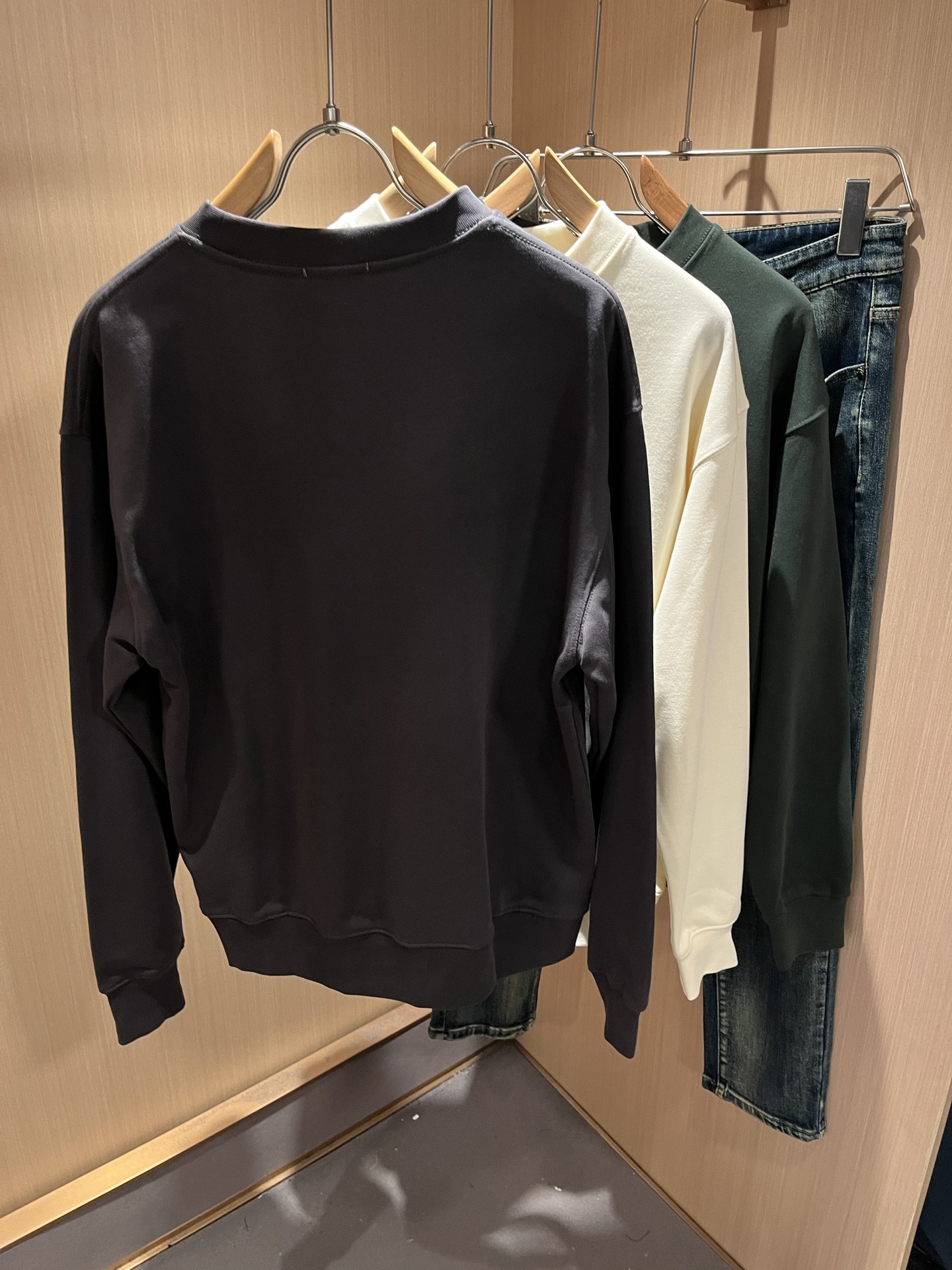 Dio*迪家 2025秋冬新款男女同款👫长袖卫衣，专柜同步发售！定制专属纯棉面料卫衣，定制原版工艺螺纹，