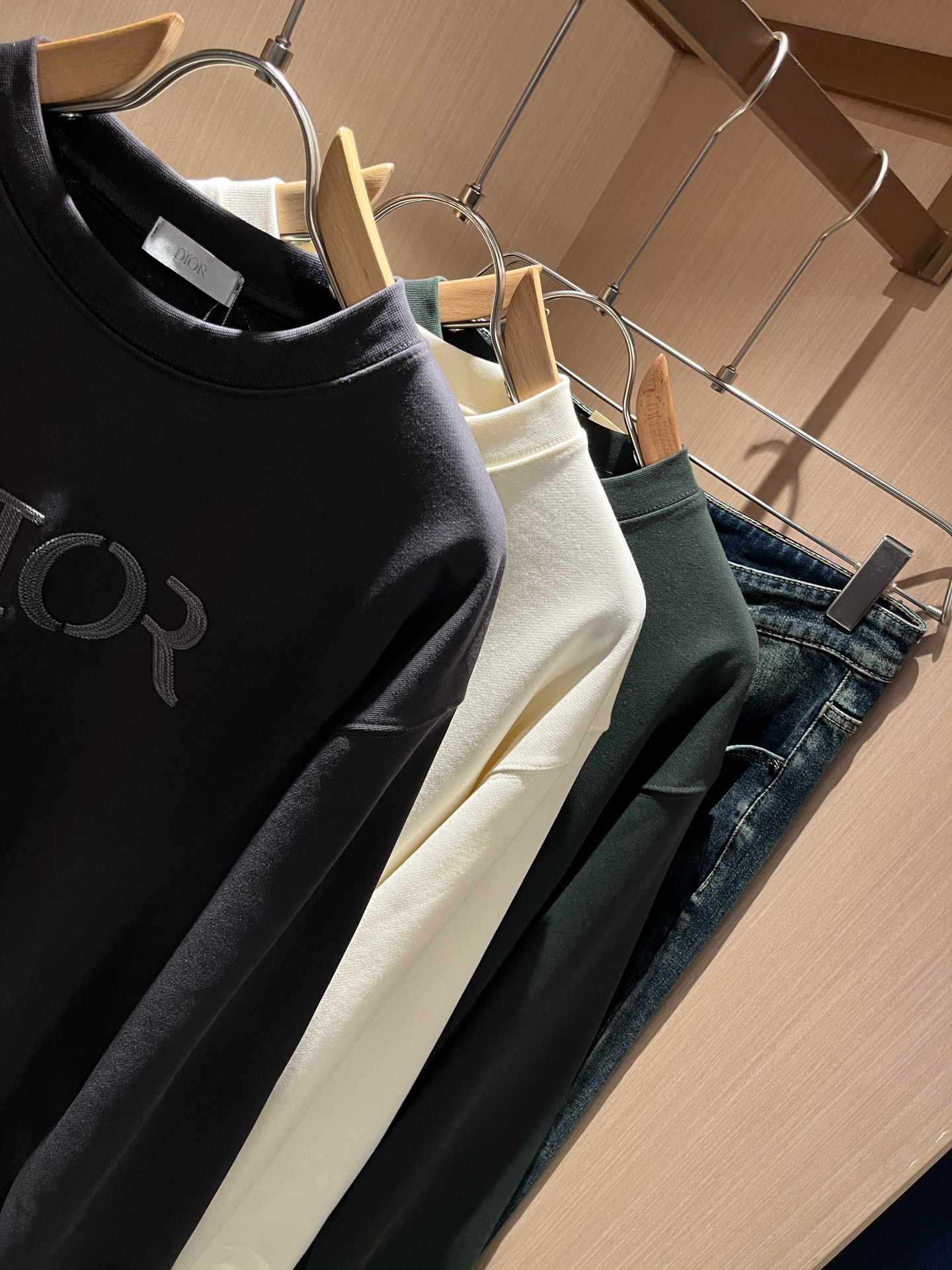 Dio*迪家 2025秋冬新款男女同款👫长袖卫衣，专柜同步发售！定制专属纯棉面料卫衣，定制原版工艺螺纹，