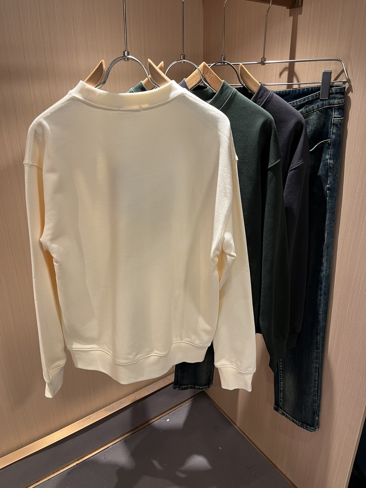 Dio*迪家 2025秋冬新款男女同款👫长袖卫衣，专柜同步发售！定制专属纯棉面料卫衣，定制原版工艺螺纹，