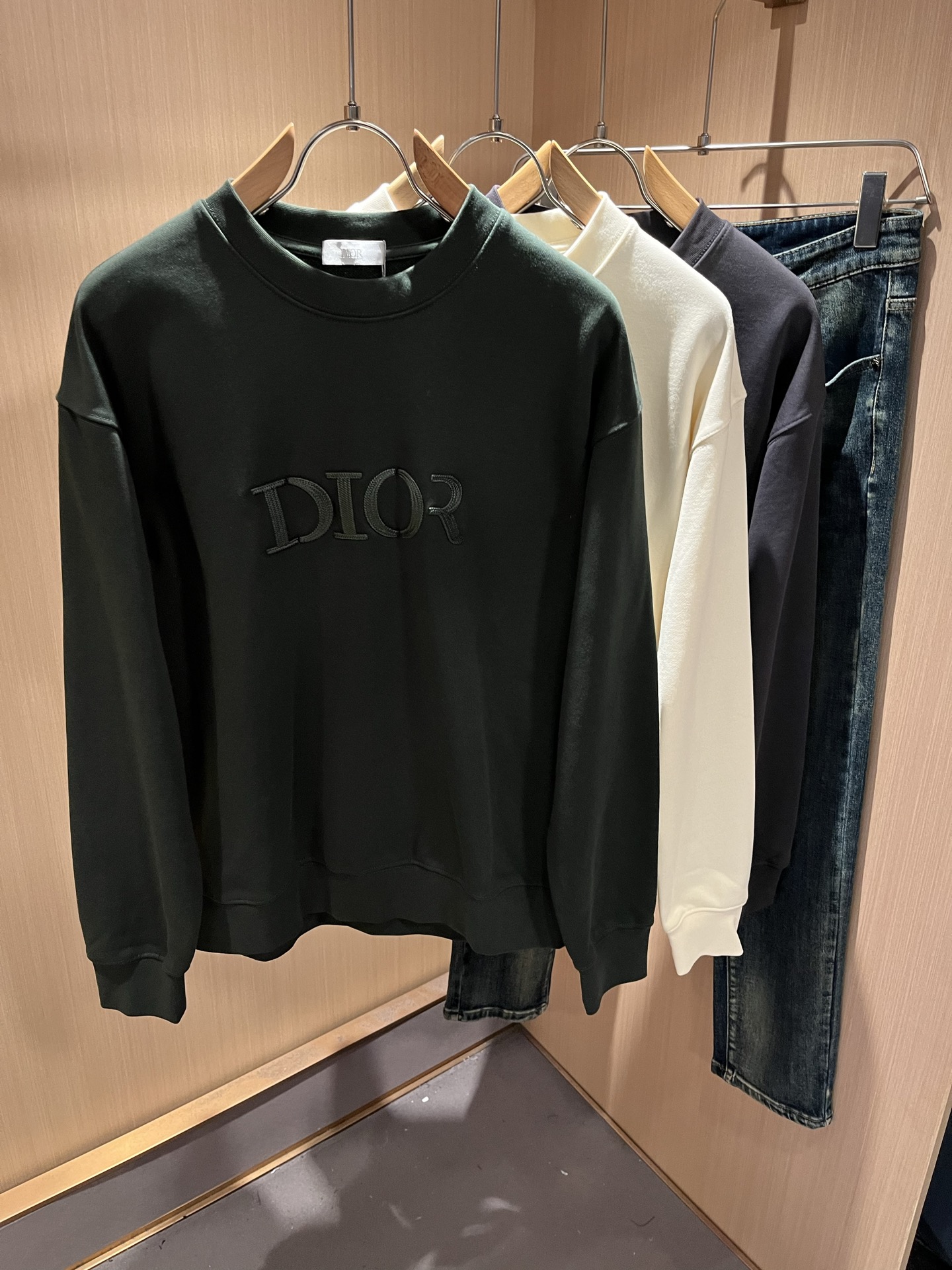 Dio*迪家 2025秋冬新款男女同款👫长袖卫衣，专柜同步发售！定制专属纯棉面料卫衣，定制原版工艺螺纹，