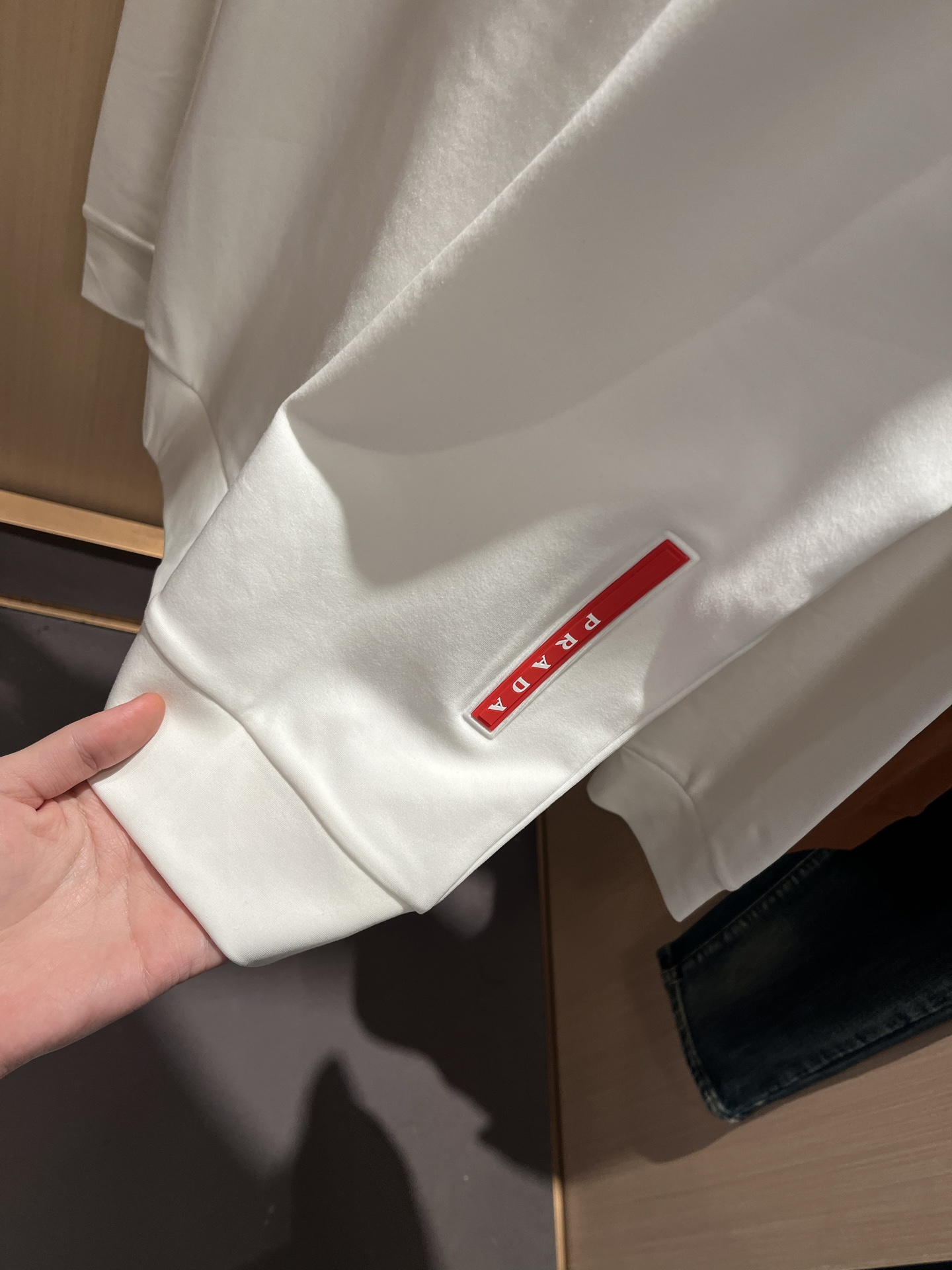 PRAD*A普*达2025秋冬新款男士长袖打底衫，最新款全网独家首上！！~既经典有时尚百搭，谁不爱啊，将