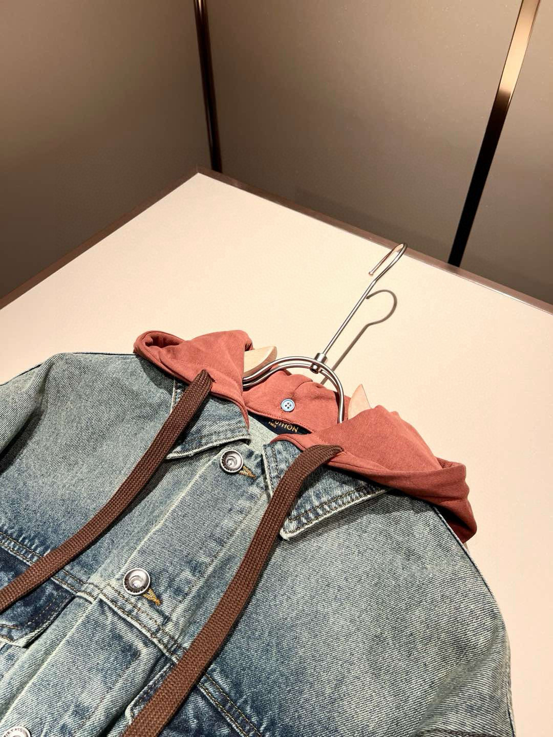 Louis Vuit*on 路易*登 2025秋冬新款轻奢男女同款👫牛仔夹克外套，路易家族的新高端，细节