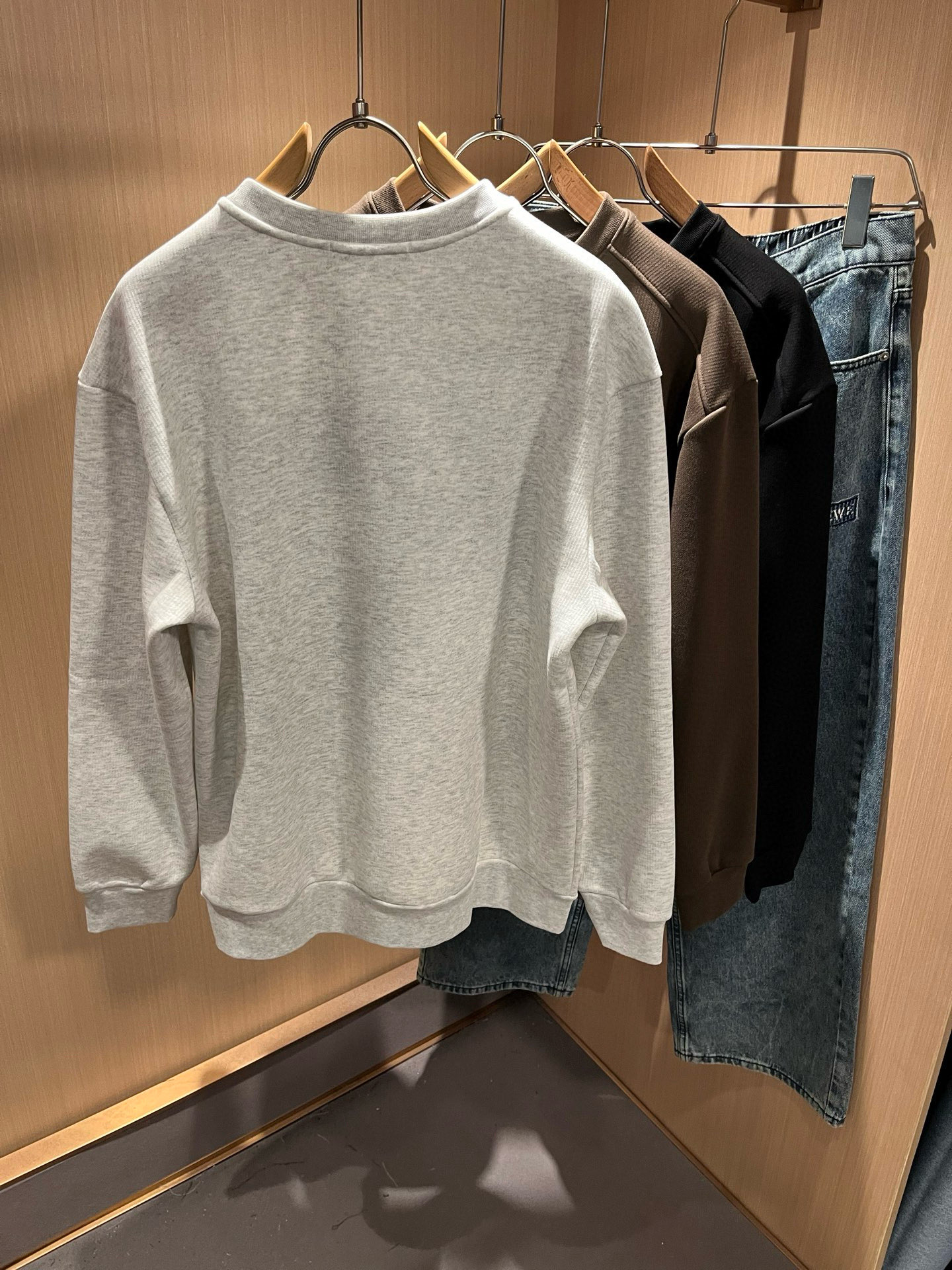 PRAD*A普*达⚠️加绒款！2025秋冬新款男女同款👫长袖卫衣，最新款全网独家首上！！~既经典有时尚百