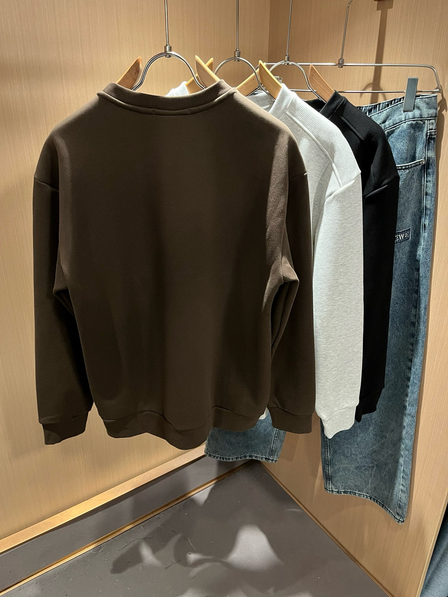 PRAD*A普*达⚠️加绒款！2025秋冬新款男女同款👫长袖卫衣，最新款全网独家首上！！~既经典有时尚百