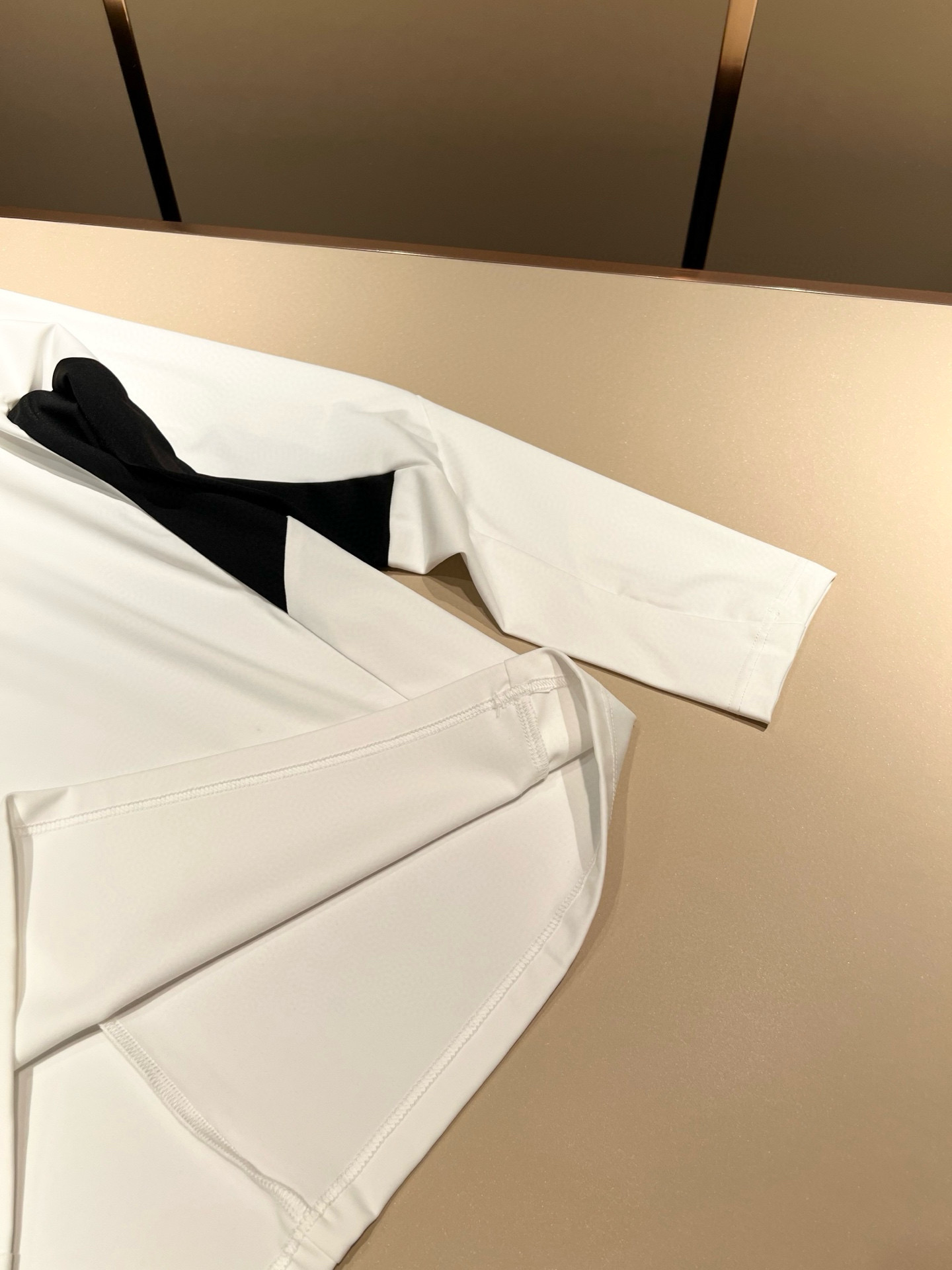 Prad*普*达 2025秋冬季新款经典元素短袖Polo衫，经典大方的款式，可以穿十年都还是流行的那种，