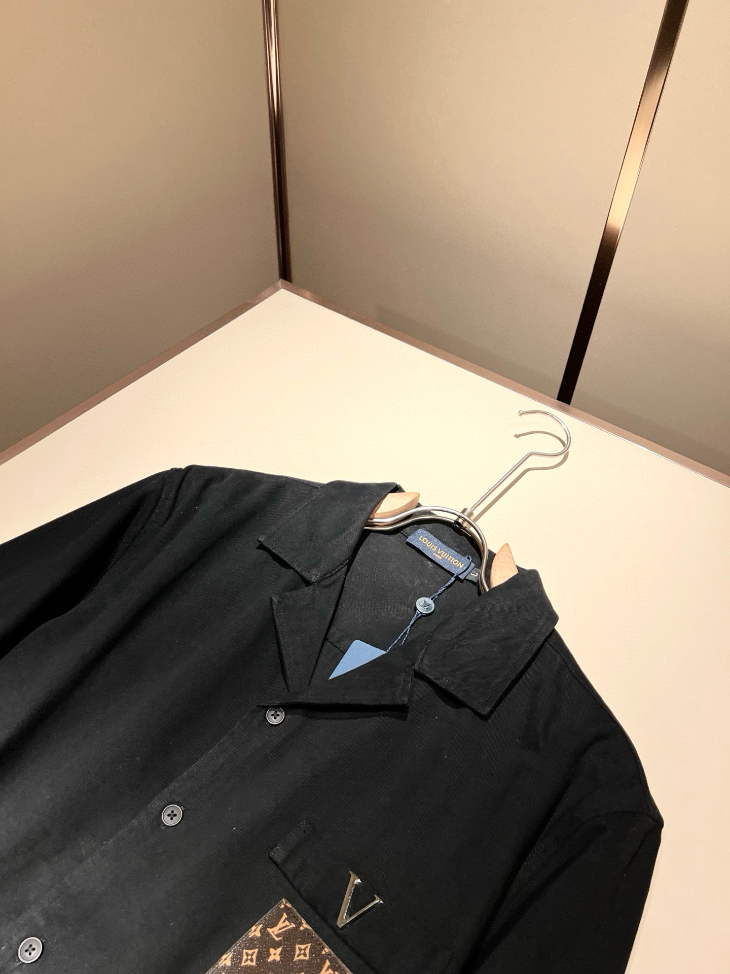 Louis Vuit*on 路易*登 2025秋冬新款轻奢男女同款👫衬衣，路易家族的新高端，细节品质永远