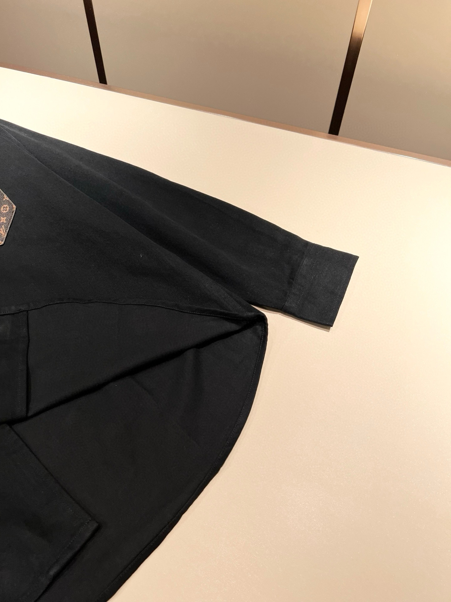 Louis Vuit*on 路易*登 2025秋冬新款轻奢男女同款👫衬衣，路易家族的新高端，细节品质永远