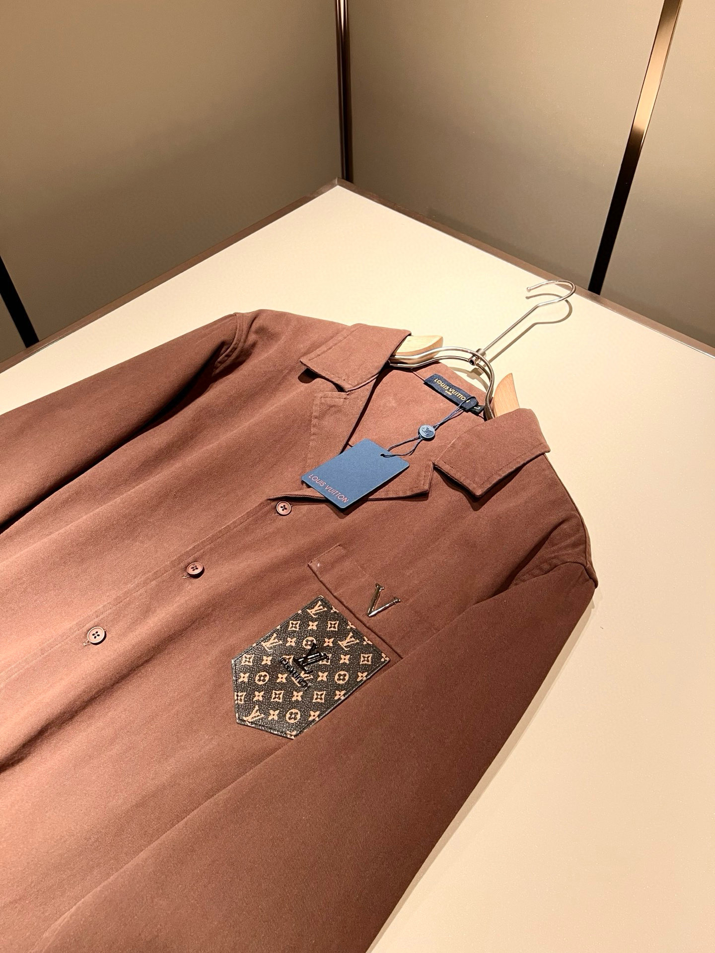 Louis Vuit*on 路易*登 2025秋冬新款轻奢男女同款👫衬衣，路易家族的新高端，细节品质永远