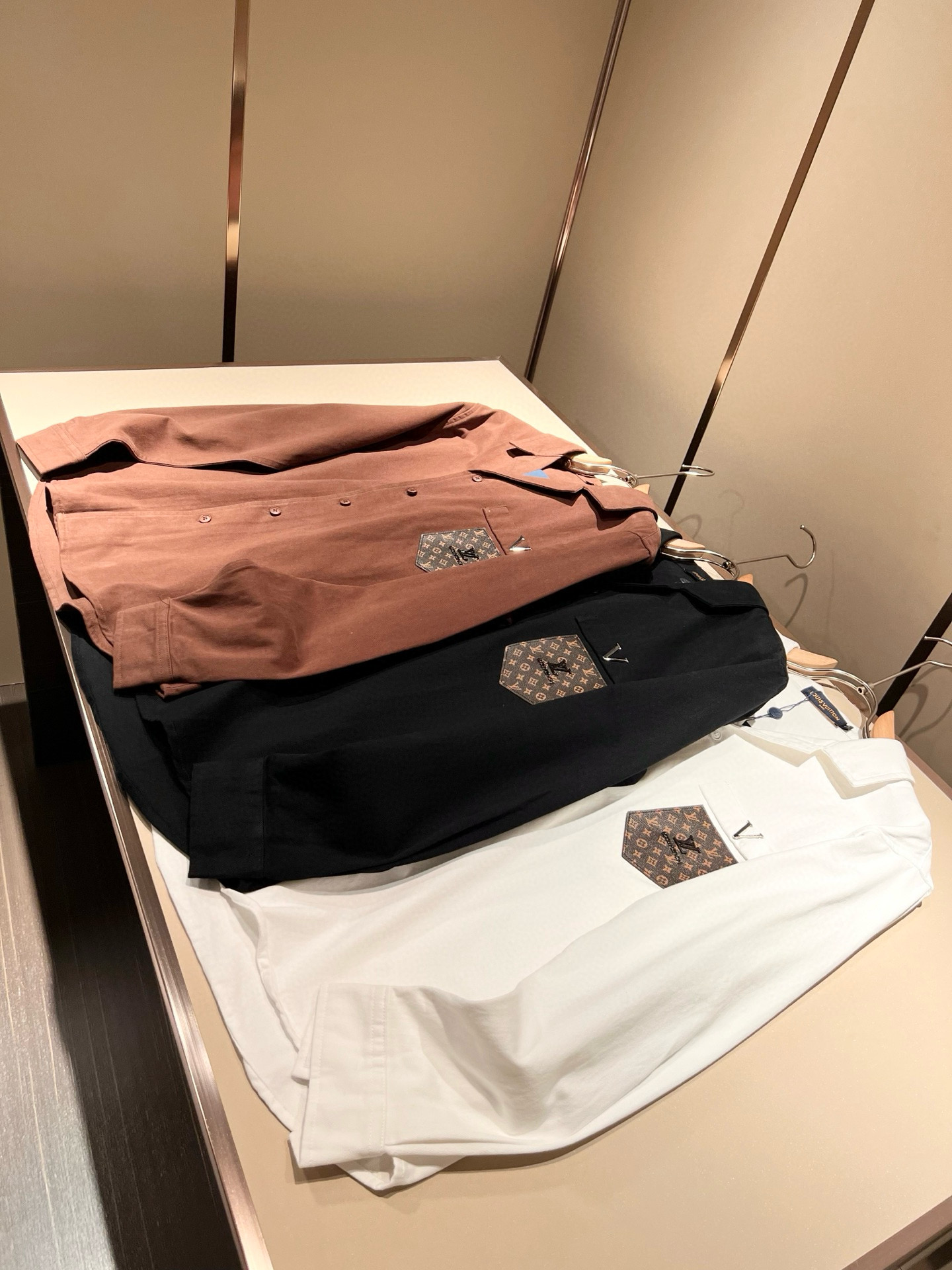 Louis Vuit*on 路易*登 2025秋冬新款轻奢男女同款👫衬衣，路易家族的新高端，细节品质永远