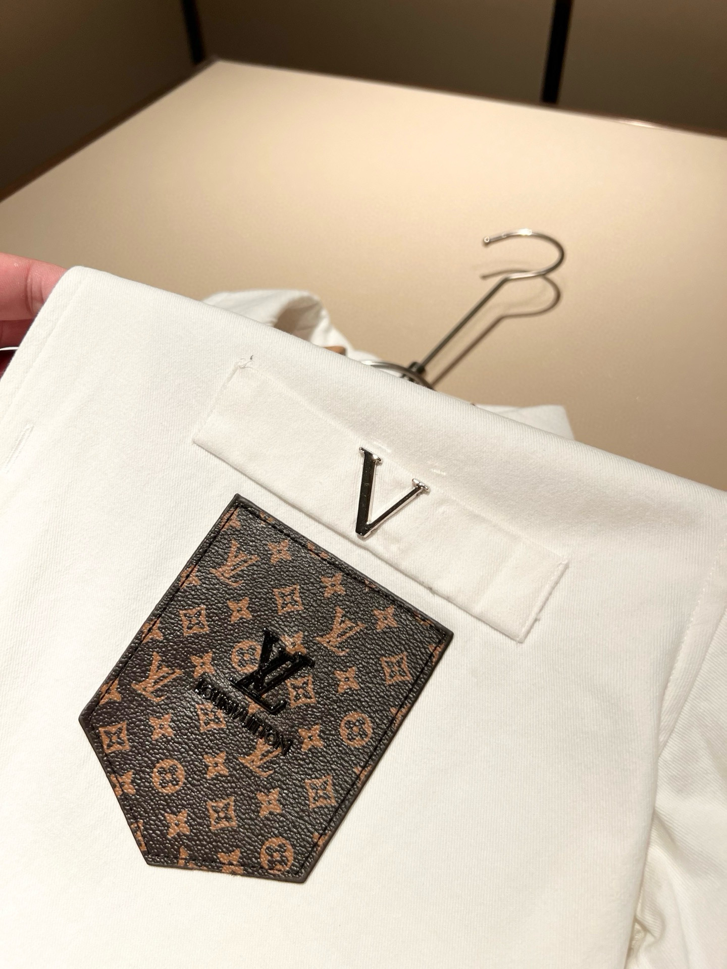 Louis Vuit*on 路易*登 2025秋冬新款轻奢男女同款👫衬衣，路易家族的新高端，细节品质永远