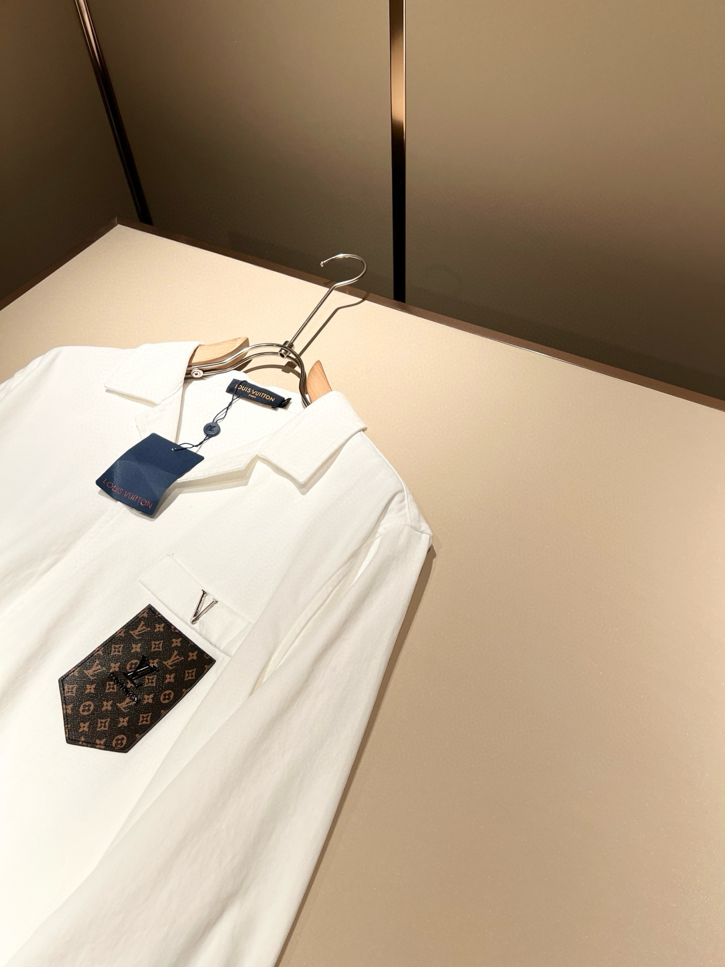 Louis Vuit*on 路易*登 2025秋冬新款轻奢男女同款👫衬衣，路易家族的新高端，细节品质永远