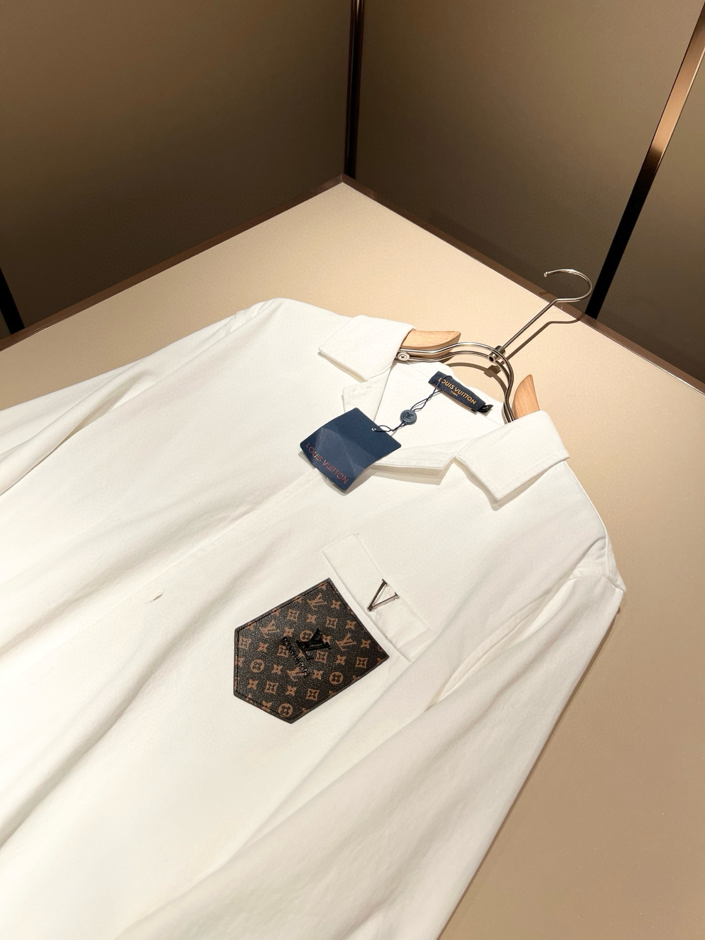 Louis Vuit*on 路易*登 2025秋冬新款轻奢男女同款👫衬衣，路易家族的新高端，细节品质永远