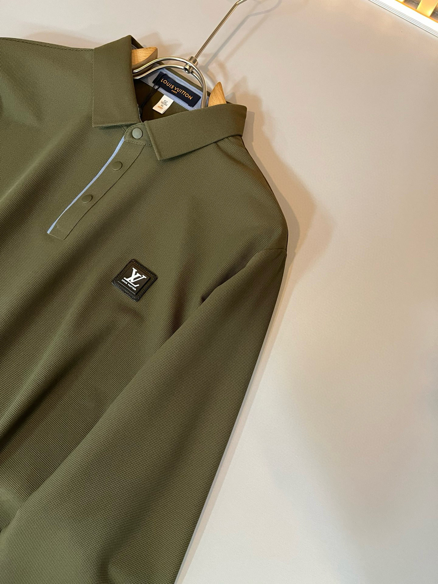 Louis Vuit*on路易*登2025秋季新款长袖Polo衫，最新工艺时尚元素设计理念！胸前logo