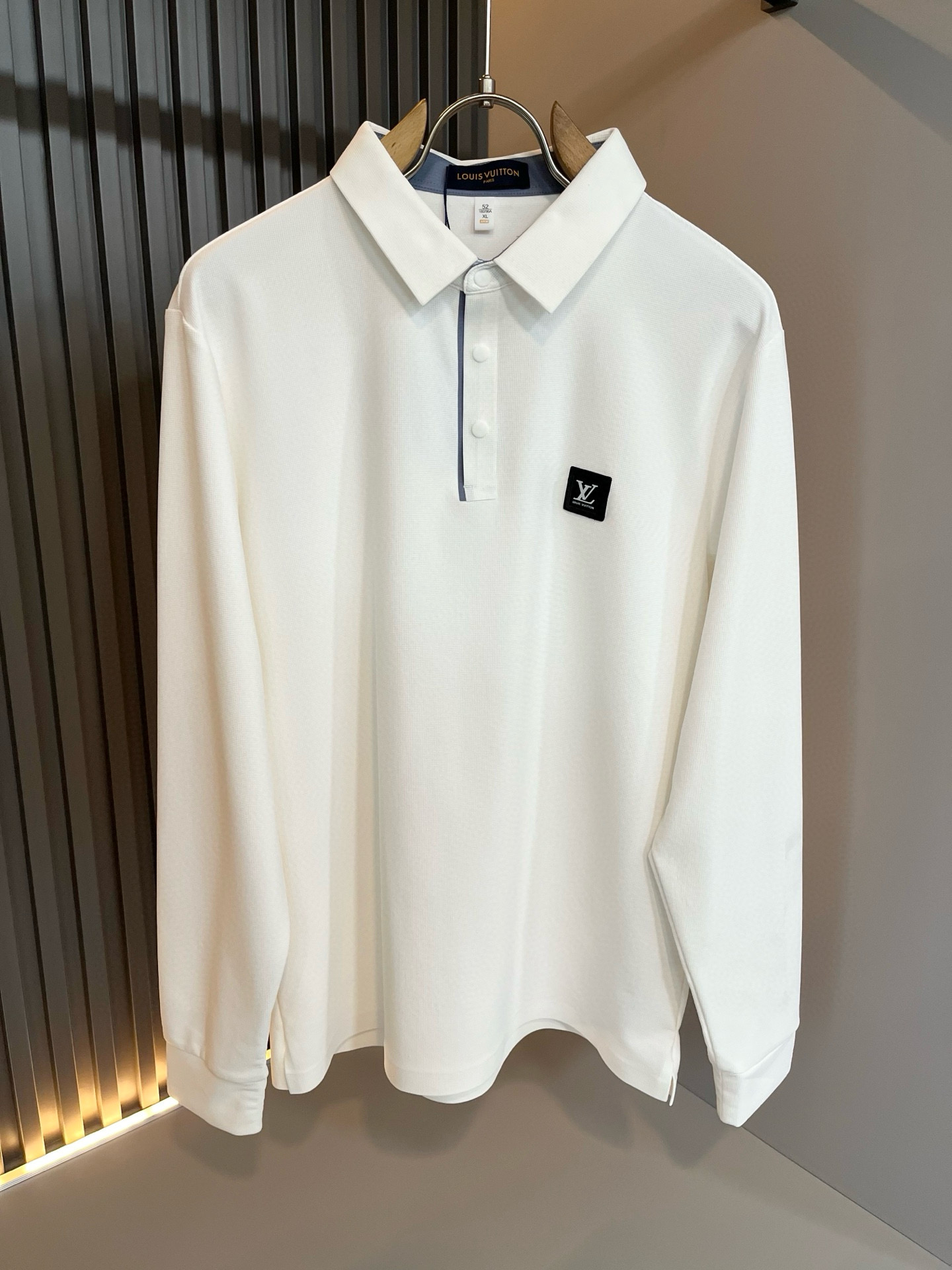 Louis Vuit*on路易*登2025秋季新款长袖Polo衫，最新工艺时尚元素设计理念！胸前logo