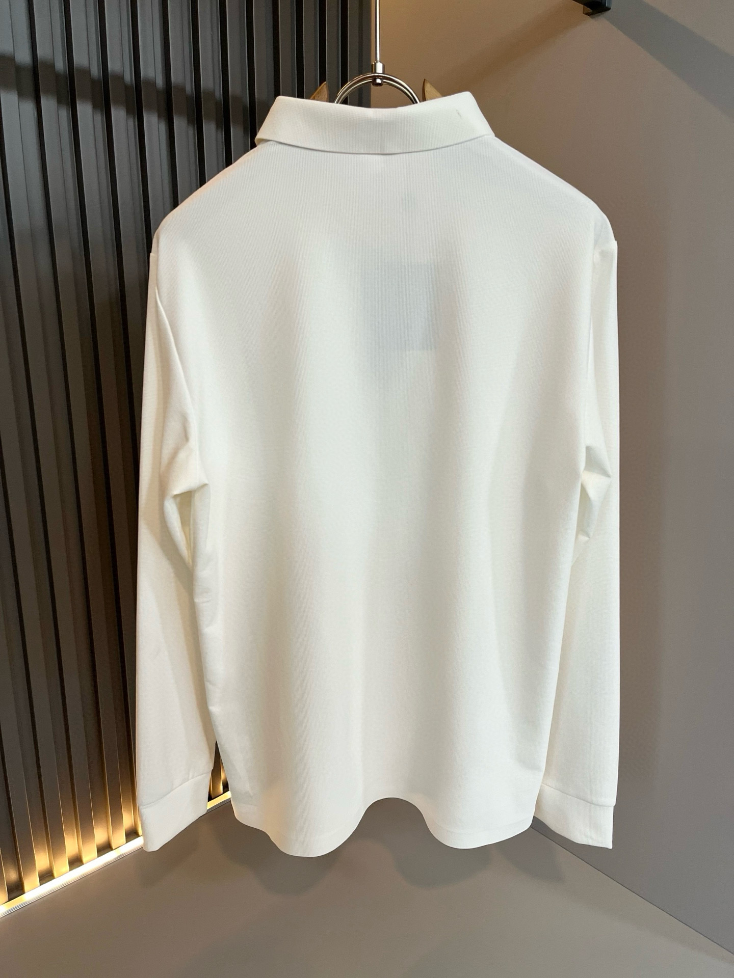 Louis Vuit*on路易*登2025秋季新款长袖Polo衫，最新工艺时尚元素设计理念！胸前logo