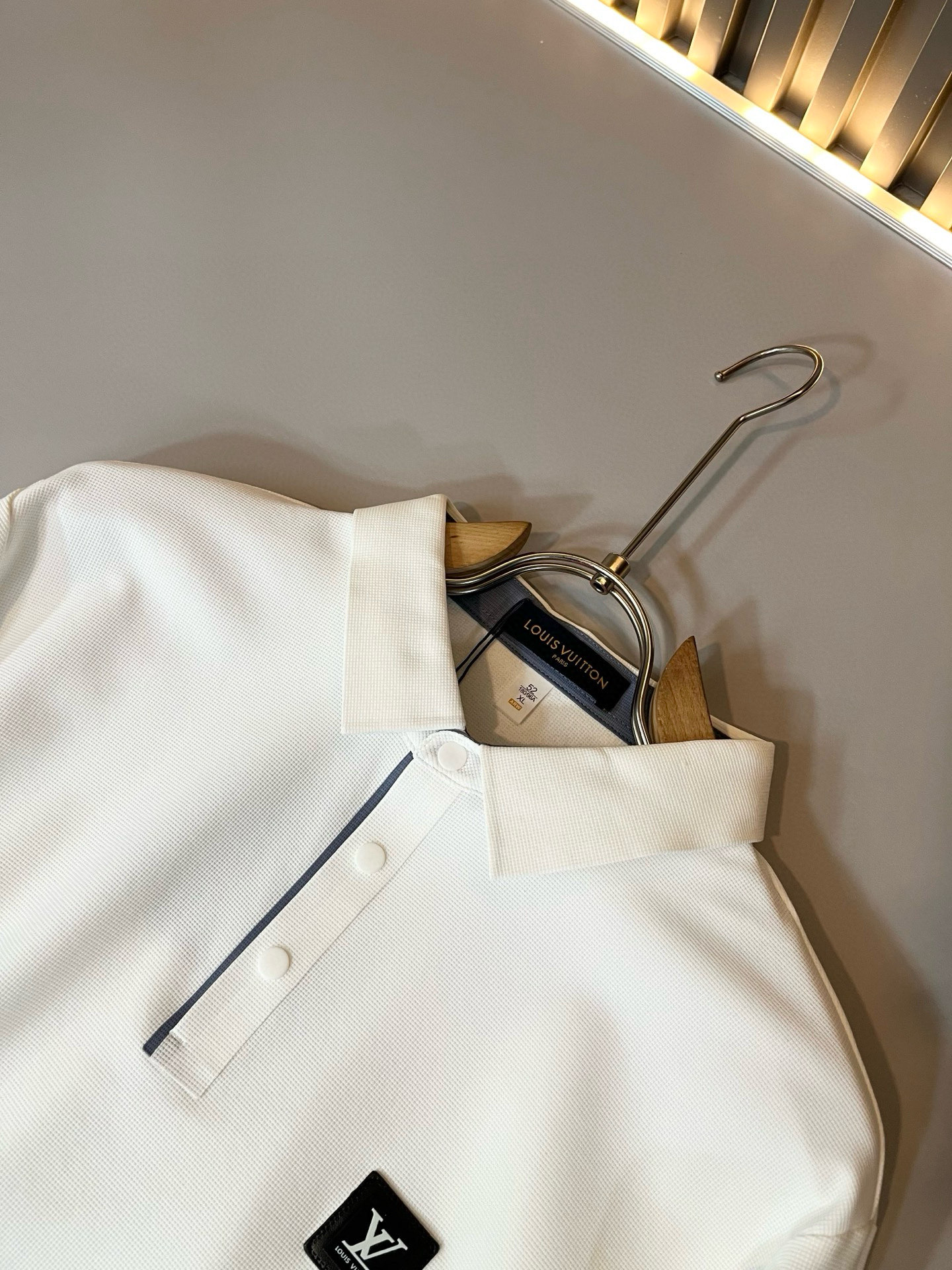 Louis Vuit*on路易*登2025秋季新款长袖Polo衫，最新工艺时尚元素设计理念！胸前logo