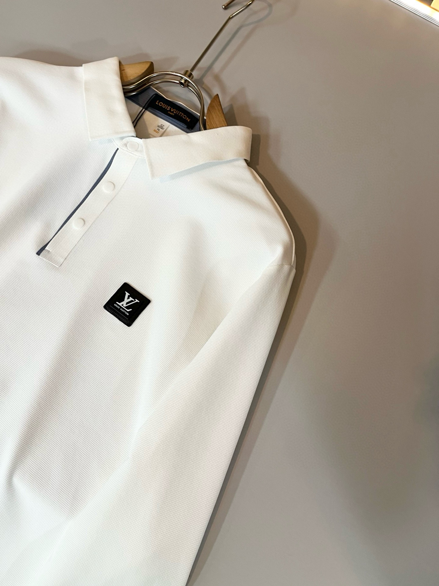 Louis Vuit*on路易*登2025秋季新款长袖Polo衫，最新工艺时尚元素设计理念！胸前logo