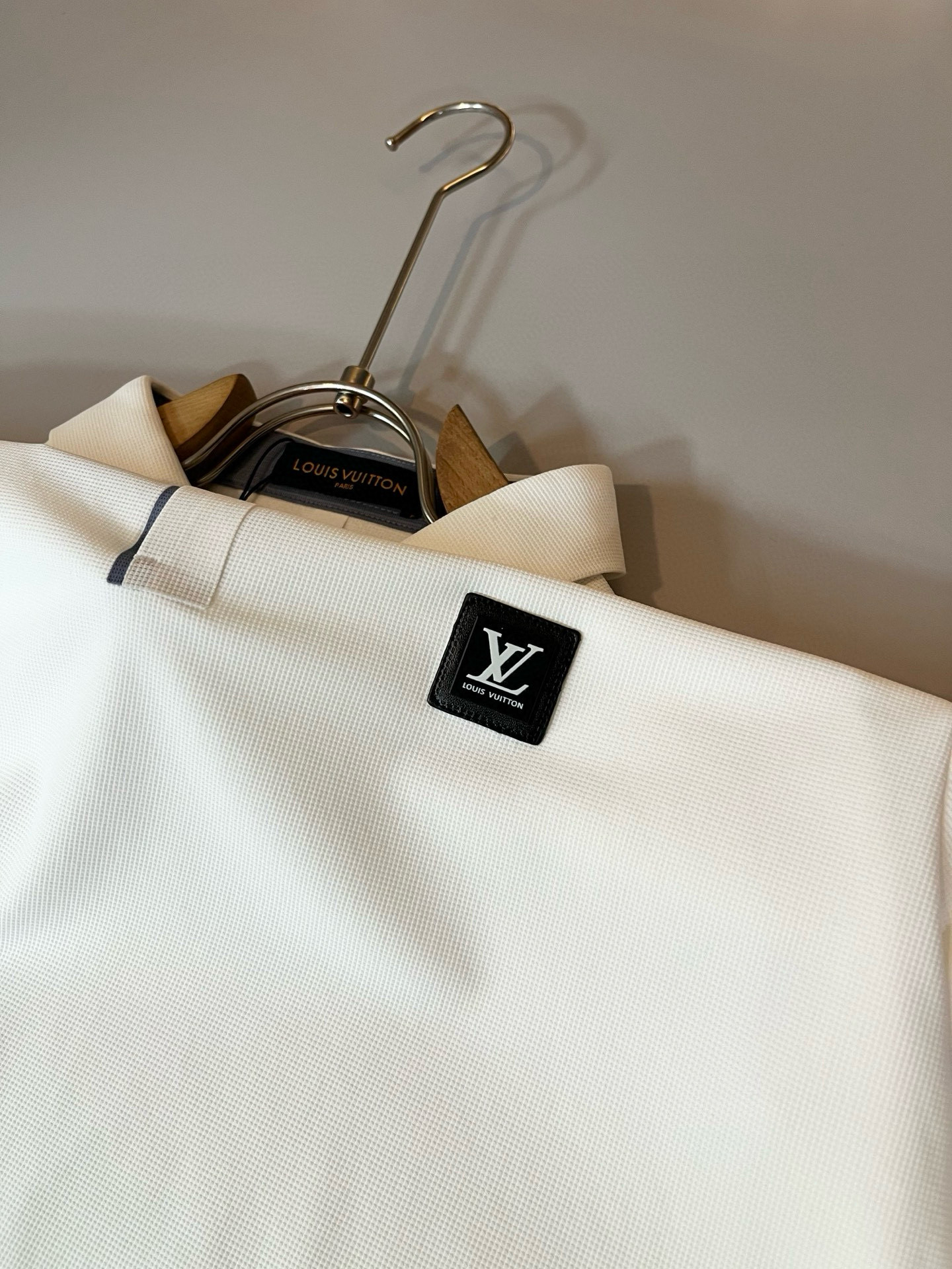 Louis Vuit*on路易*登2025秋季新款长袖Polo衫，最新工艺时尚元素设计理念！胸前logo