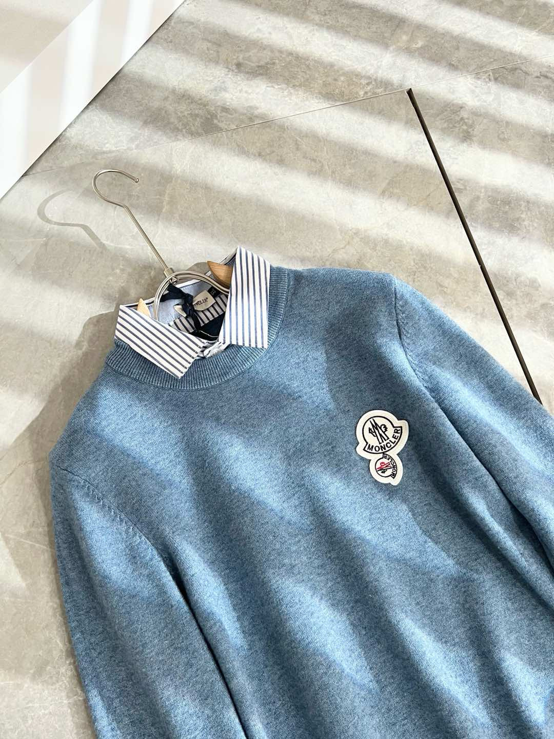 Moncl*r蒙*口 2025秋冬男士最新的贸易订单假两件针织羊毛衫，全品相！！网红款！工艺采用针织羊毛