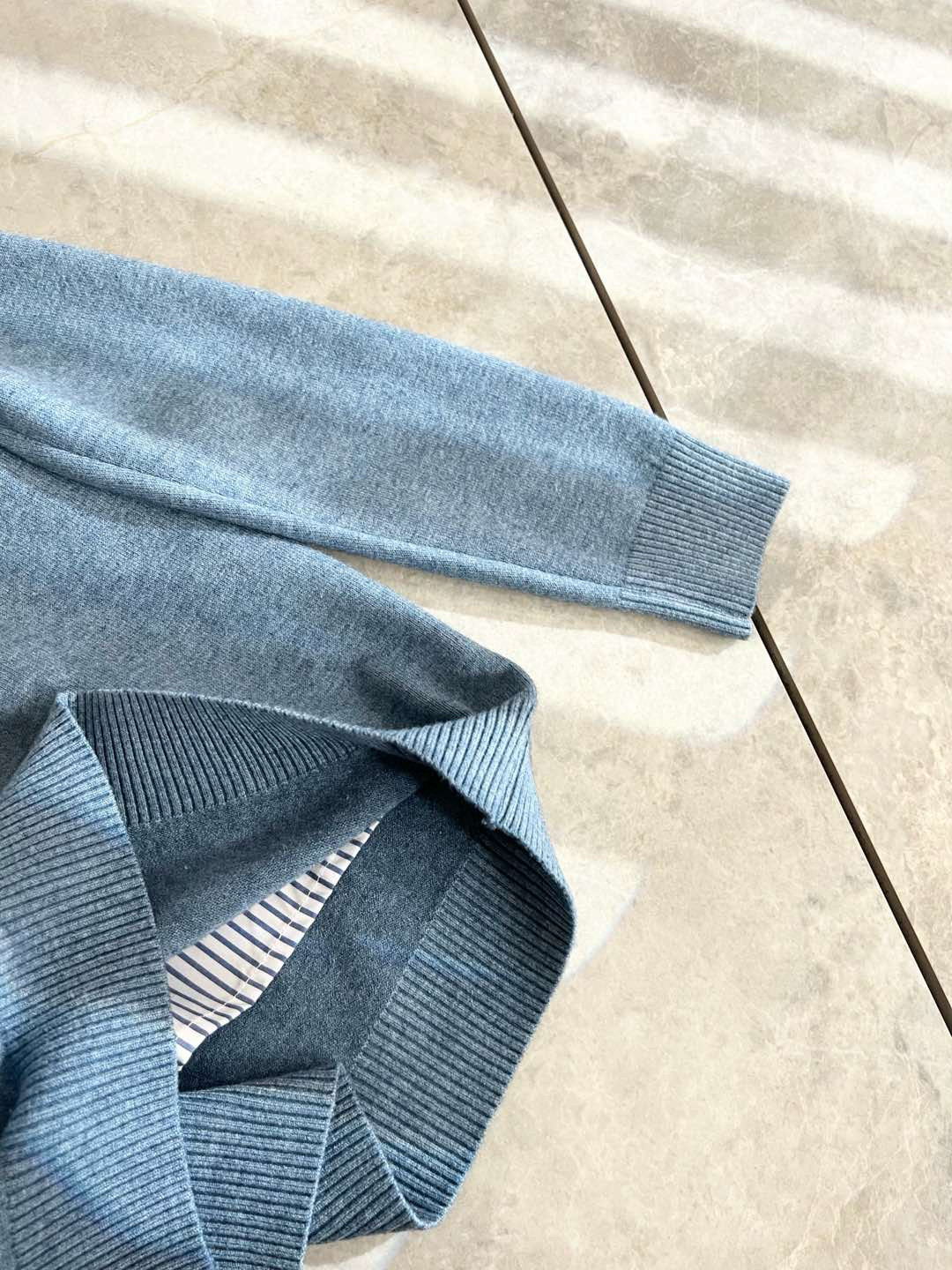 Moncl*r蒙*口 2025秋冬男士最新的贸易订单假两件针织羊毛衫，全品相！！网红款！工艺采用针织羊毛