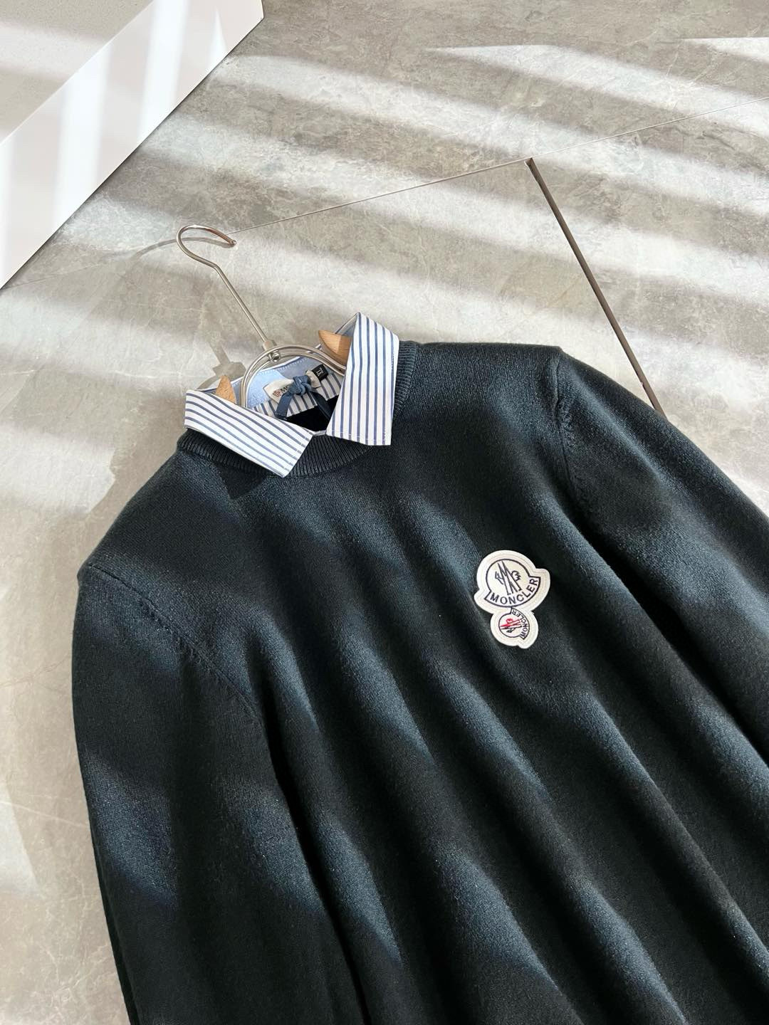 Moncl*r蒙*口 2025秋冬男士最新的贸易订单假两件针织羊毛衫，全品相！！网红款！工艺采用针织羊毛