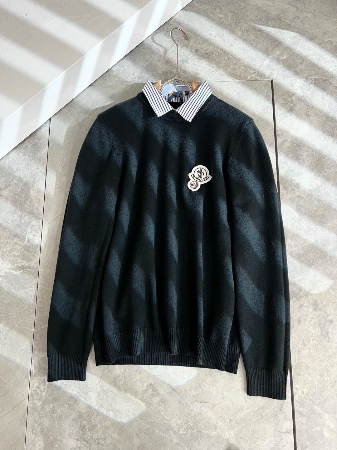 Moncl*r蒙*口 2025秋冬男士最新的贸易订单假两件针织羊毛衫，全品相！！网红款！工艺采用针织羊毛