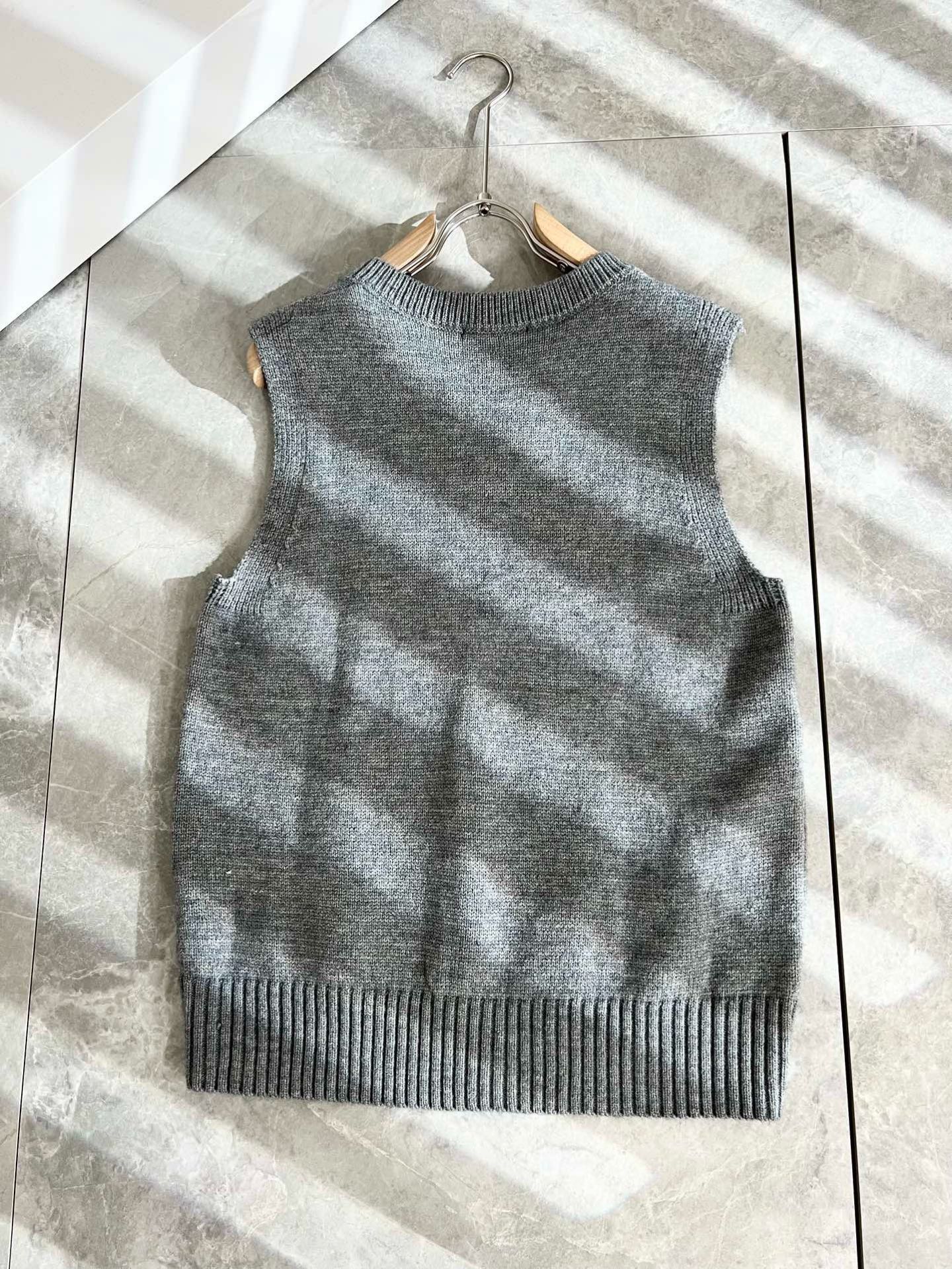 BC-Brunello Cucineli 2025秋冬新款针织羊毛马甲衫，最新时尚潮流效果,时尚新韵味，