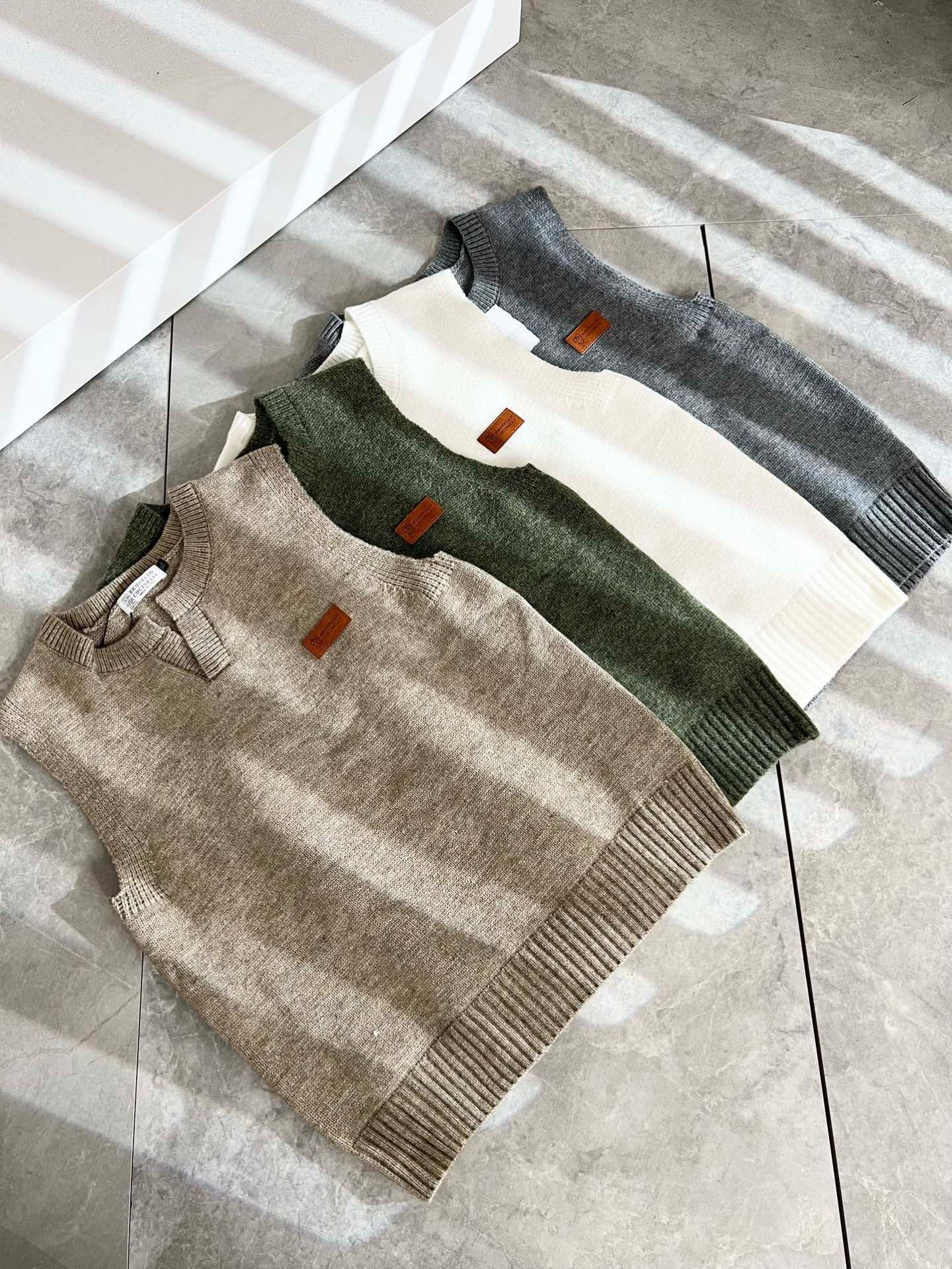 BC-Brunello Cucineli 2025秋冬新款针织羊毛马甲衫，最新时尚潮流效果,时尚新韵味，