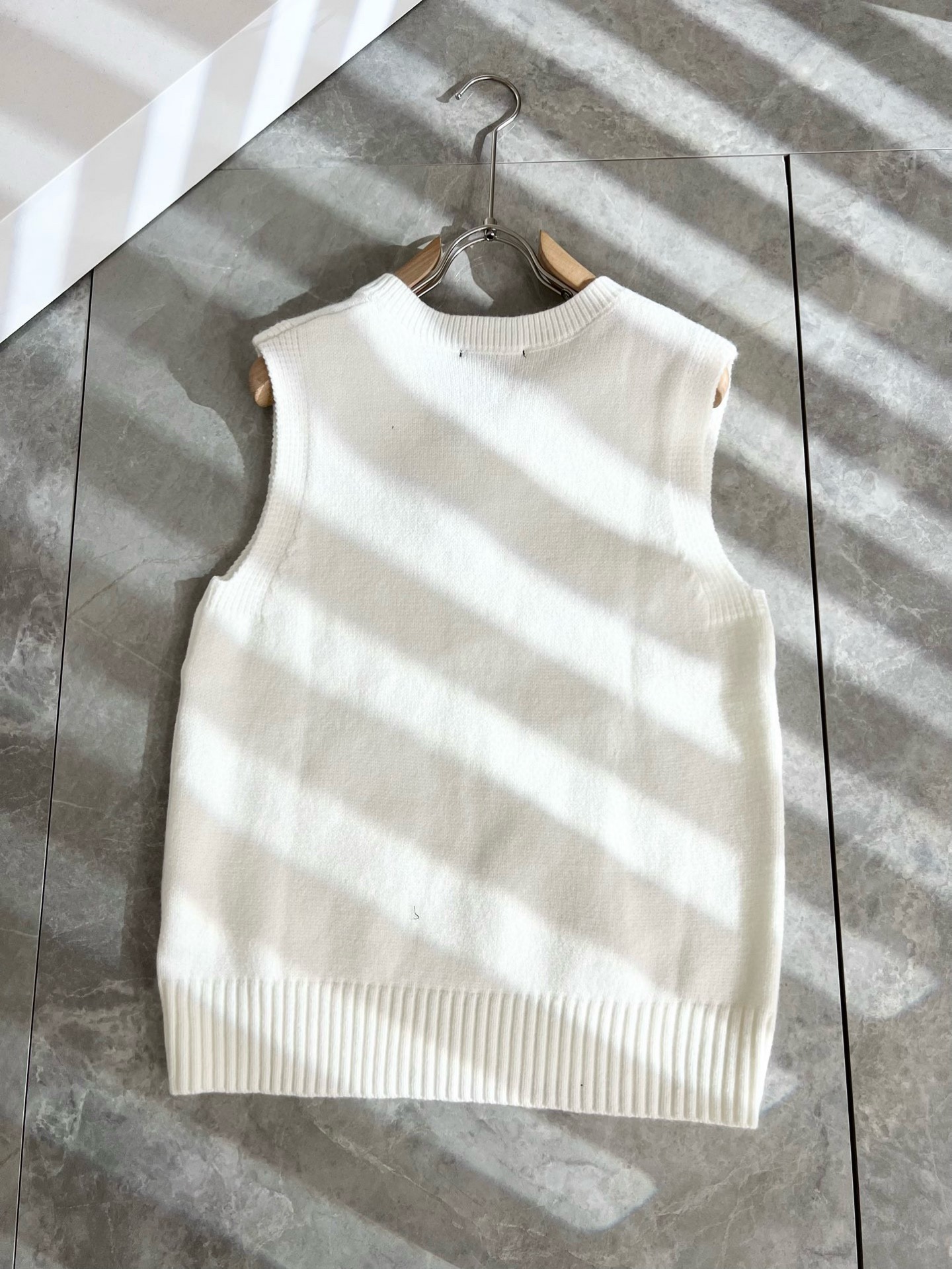 BC-Brunello Cucineli 2025秋冬新款针织羊毛马甲衫，最新时尚潮流效果,时尚新韵味，