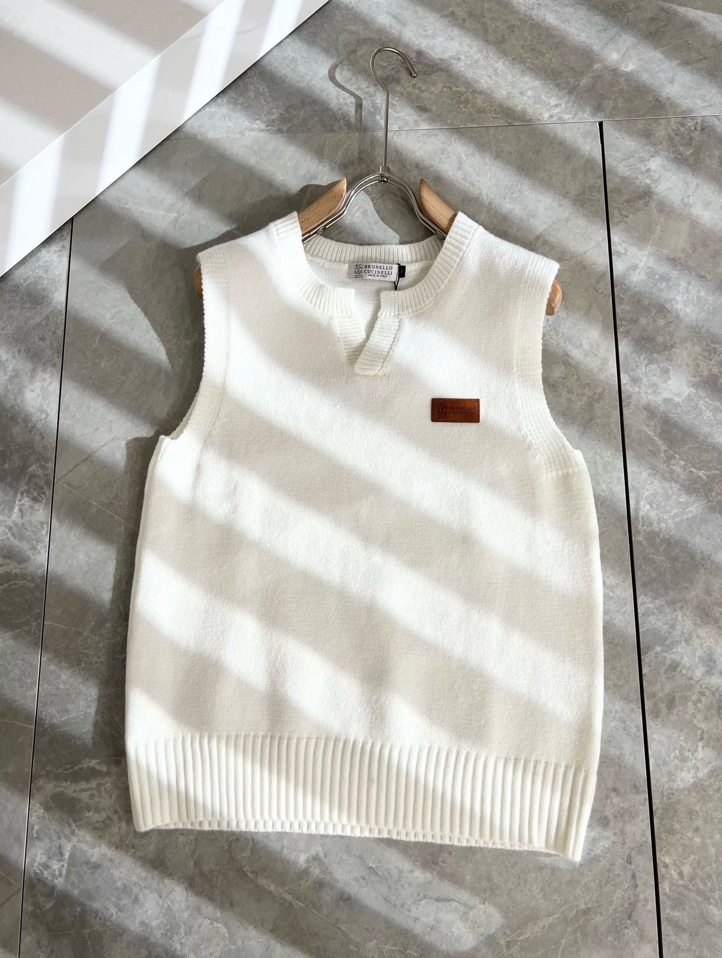 BC-Brunello Cucineli 2025秋冬新款针织羊毛马甲衫，最新时尚潮流效果,时尚新韵味，