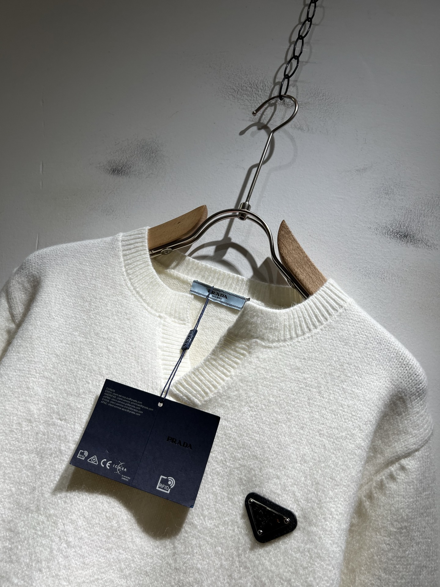 PRAD*A普*达2025秋冬新款男士针织羊毛衫，最新款全网独家首上！！~既经典有时尚百搭，谁不爱啊，将