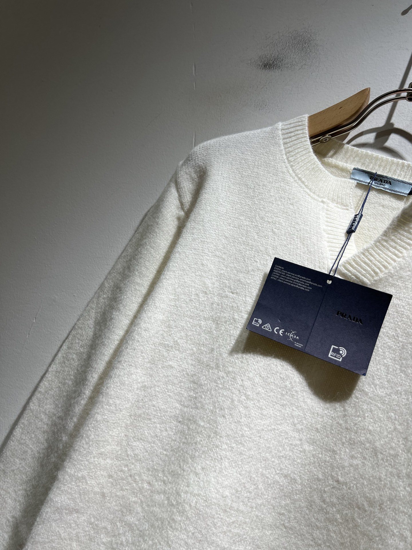 PRAD*A普*达2025秋冬新款男士针织羊毛衫，最新款全网独家首上！！~既经典有时尚百搭，谁不爱啊，将