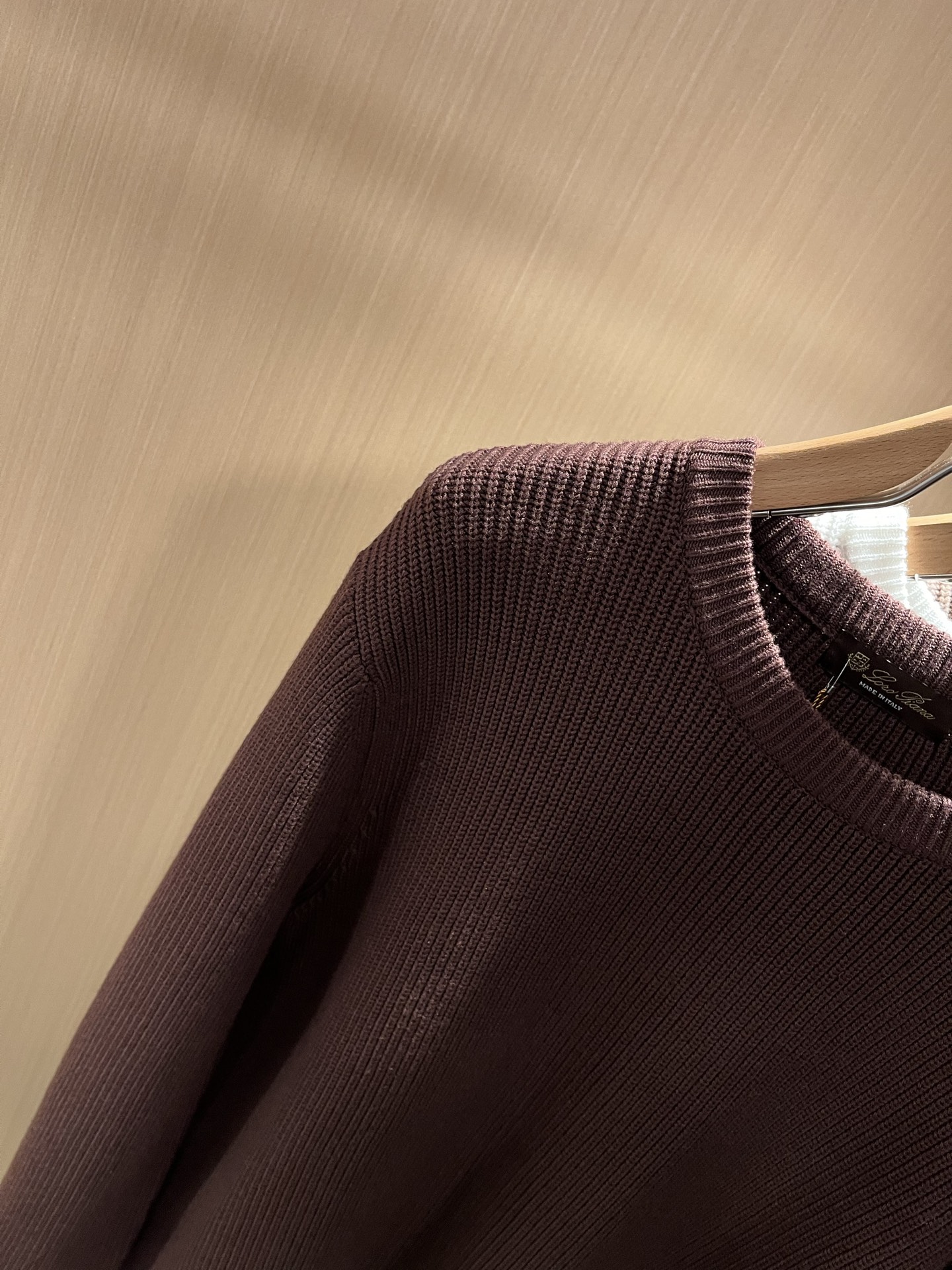 Loro Piana诺悠翩雅 2025秋冬男士最新的贸易订单针织羊毛衫，全品相！！上身舒适透气，不僵硬，