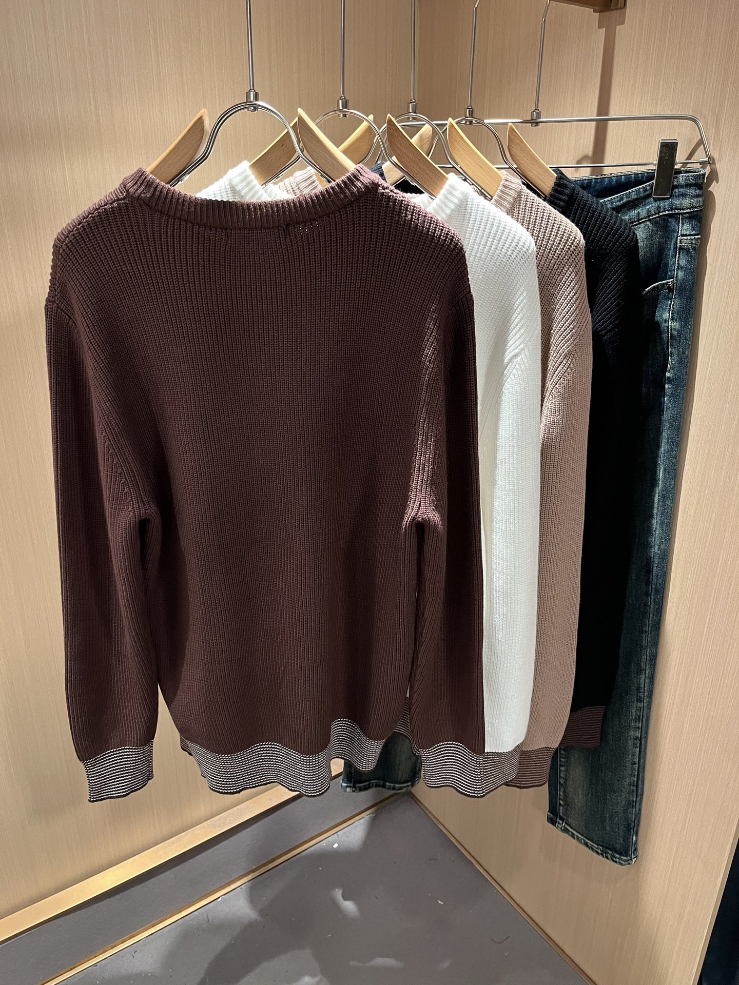 Loro Piana诺悠翩雅 2025秋冬男士最新的贸易订单针织羊毛衫，全品相！！上身舒适透气，不僵硬，